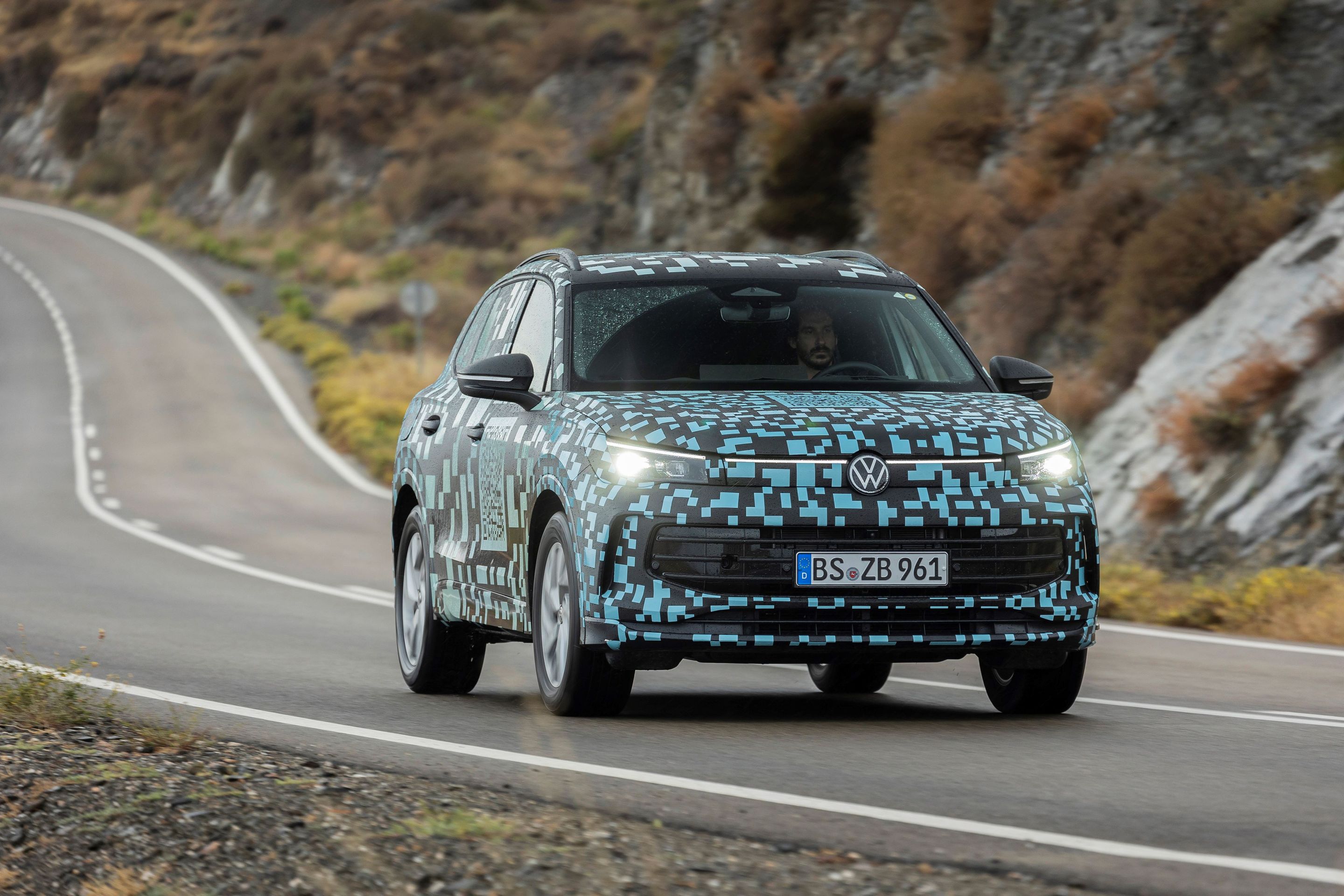 Volkswagen Tiguan nové generace během testování - Nová generace VW Tiguan při posledním testování (2/5)