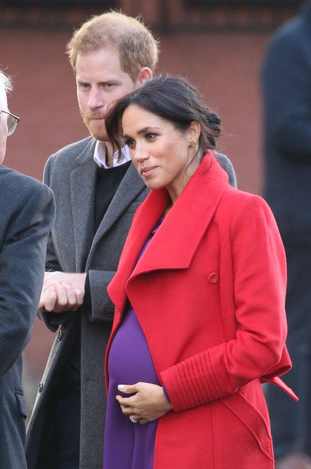 Těhotná vévodkyně Meghan - GALERIE: Meghan a Harry v Birkenheadu (2/7)