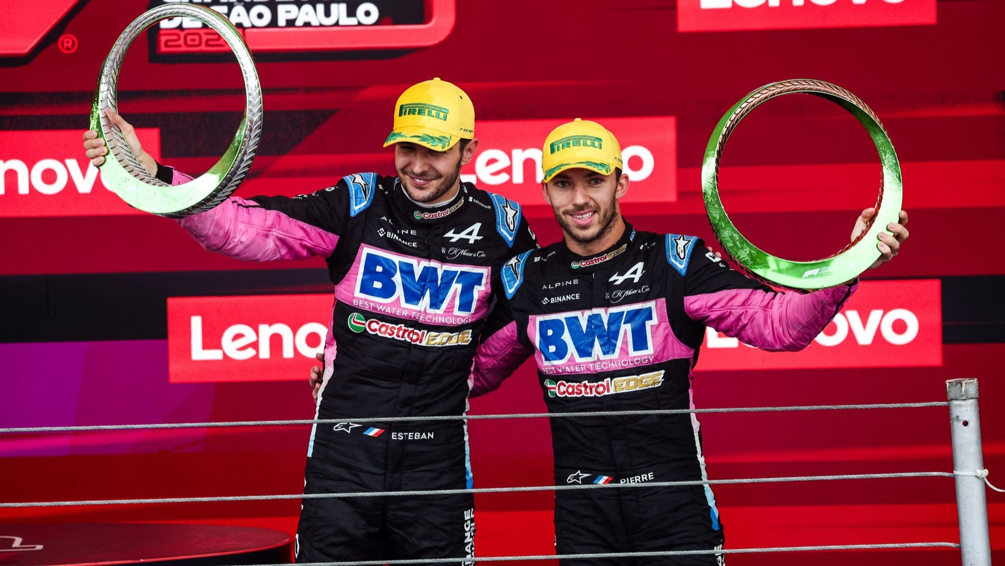 Zleva Esteban Ocon a Pierre Gasly - Pierre Gasly (4/5)