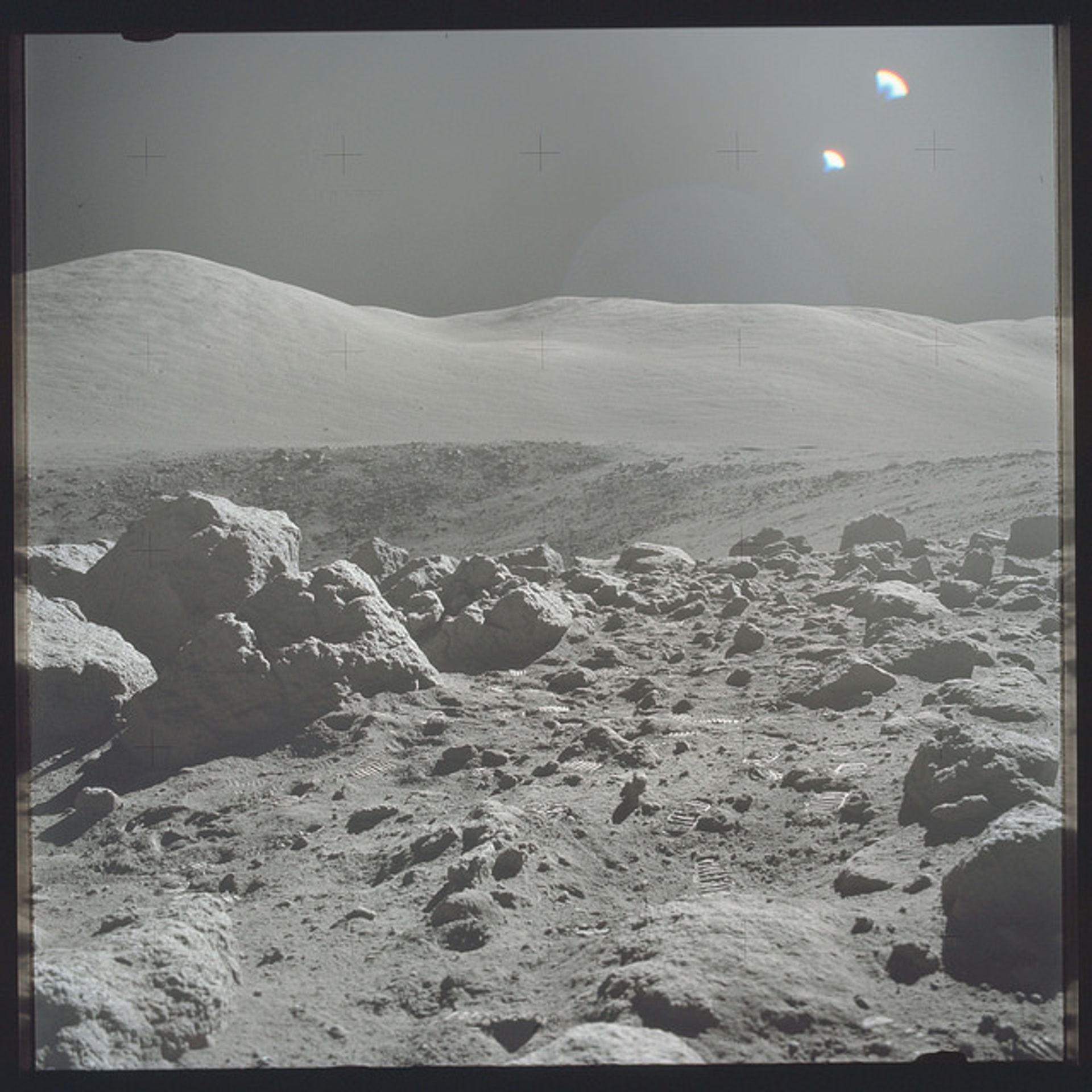 NASA - fotky z Měsíce - GALERIE: NASA odtajnila 8400 snímků z misí Apollo na Měsíc (4/10)