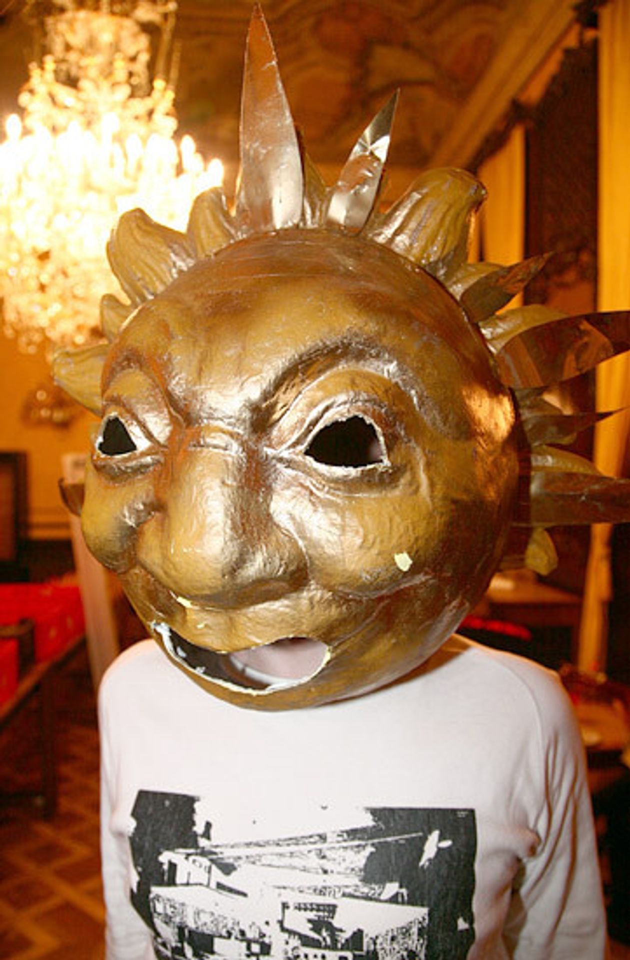 Maska slunce. - Bohemian Carnevale se rozloučil s Prahou - video (10/10)