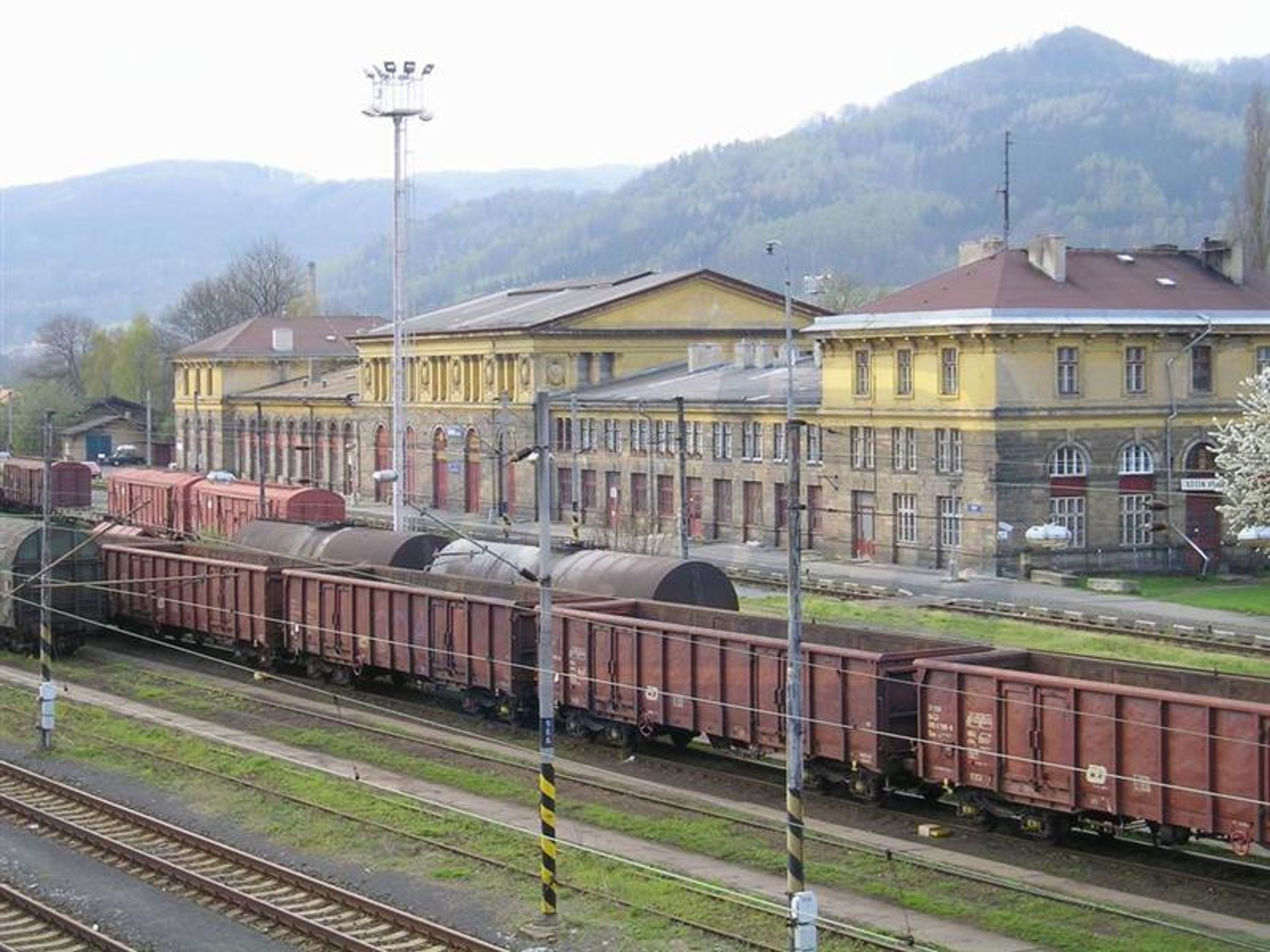 Drážní budovy k prodeji - Děčín - GALERIE: Drážní budovy k prodeji (5/12)