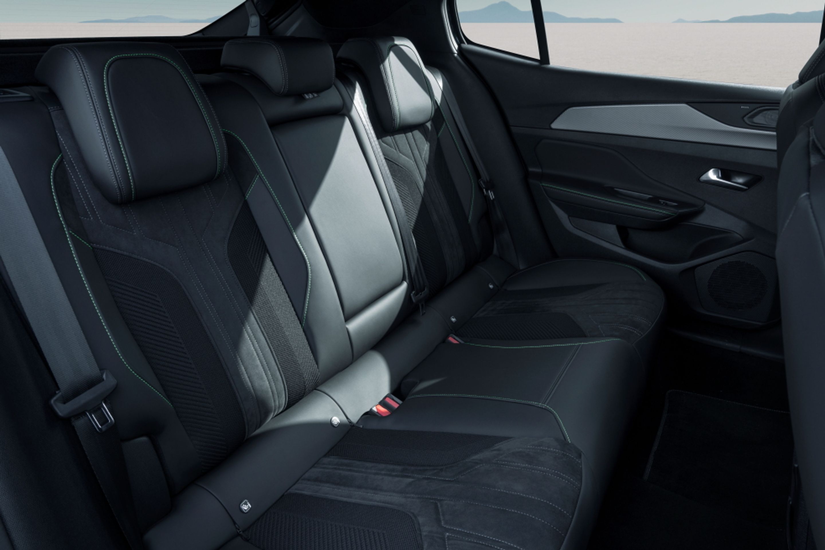 Peugeot 408 - Originální kříženec Peugeot 408 (13/16)