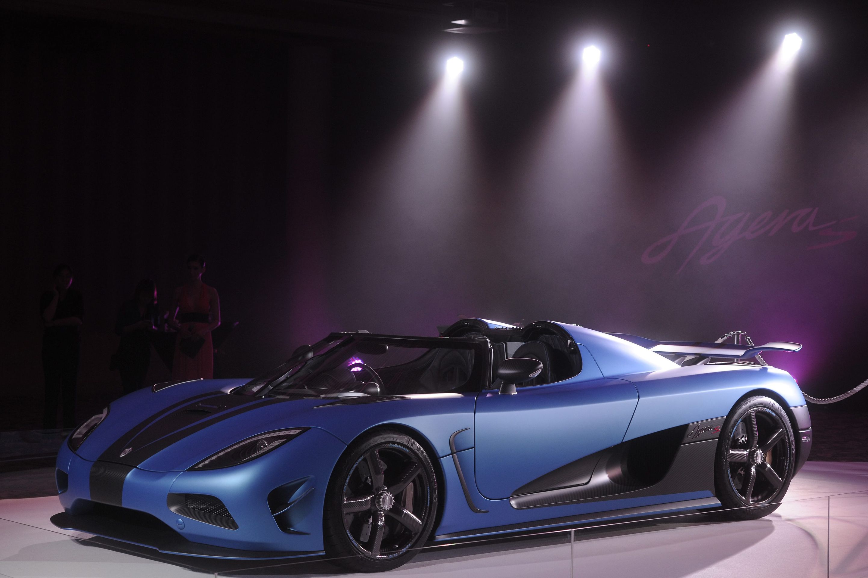 superauto Koenigsegg Agera - FOTO: Podívejte se na nejdražší auto světa. Víme, kolik stojí (3/3)