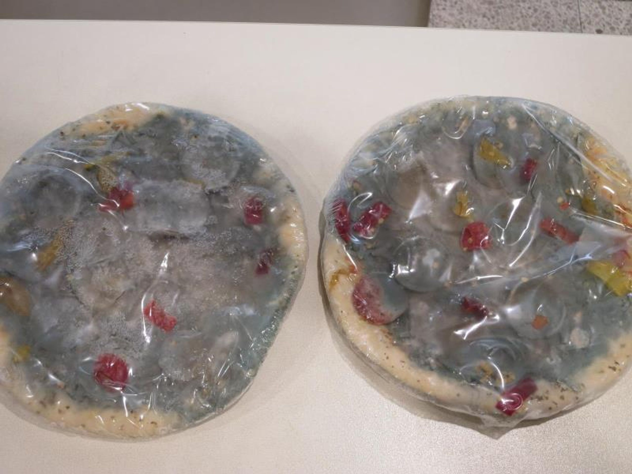 Zdraví nebezpečná pizza K Classic Pizza Diavolo 350 g (14) - Zdraví nebezpečná pizza (5/12)