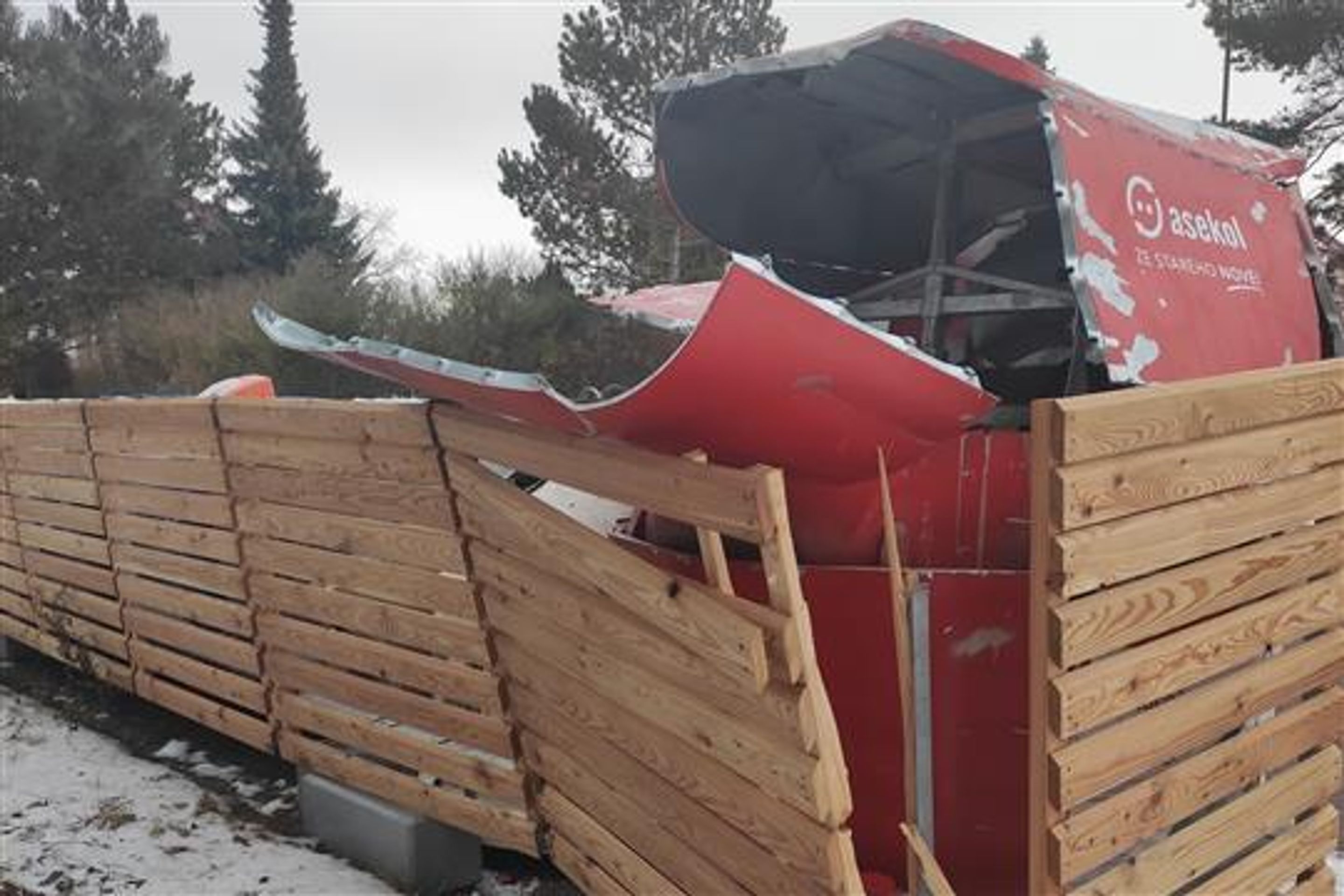 Zničený kontejner v Třebíči (1) - Vandalismus v Třebíči (6/7)