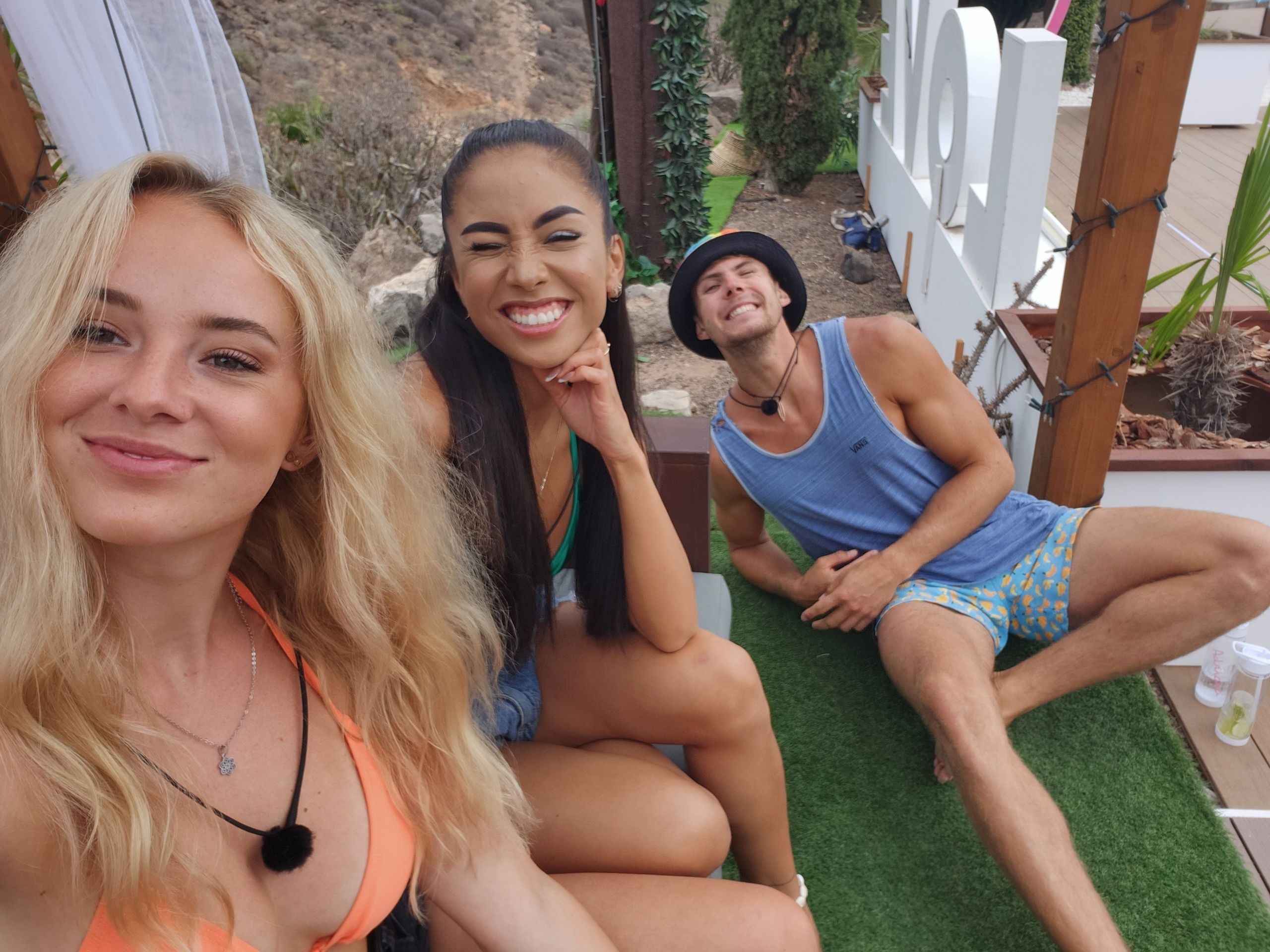 Love Island mobil - Love Island - Adriana (1/11)