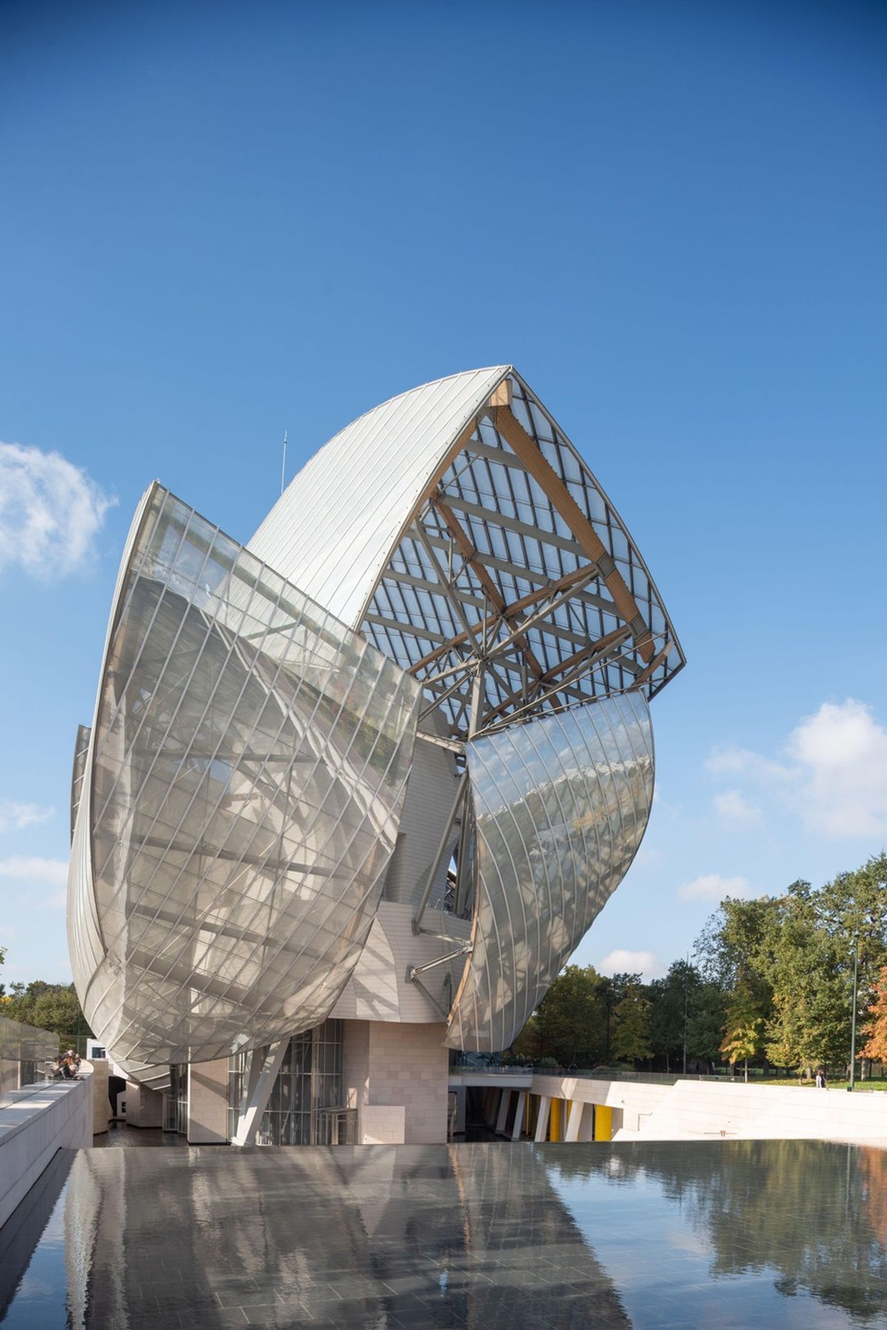 Muzeum Nadace Louise Vuittona v Paříži - Stavby Franka Gehryho (4/4)