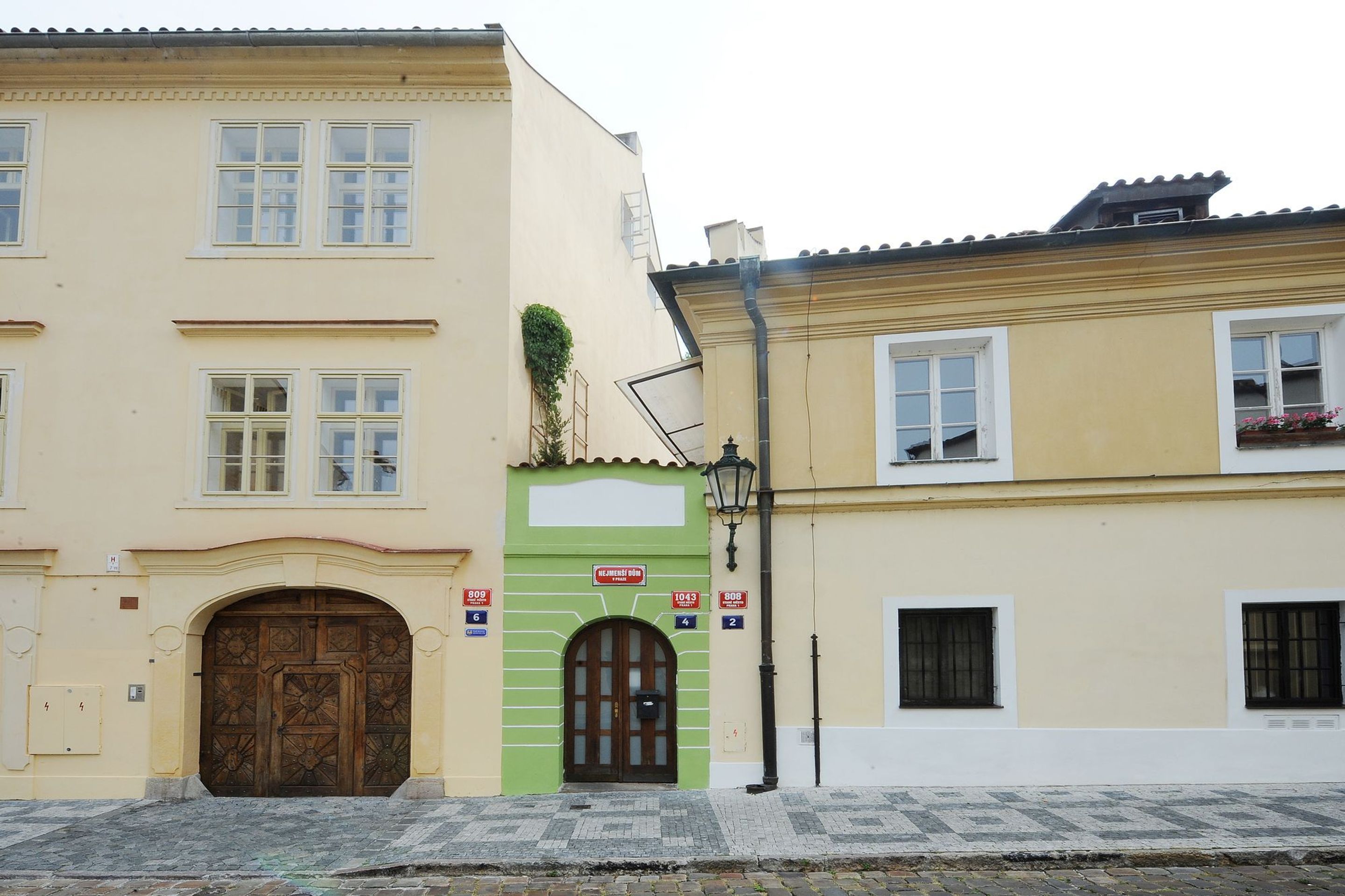 Nejmenší dům v Praze - 2 - GALERIE: Nejmenší dům v Praze (5/6)