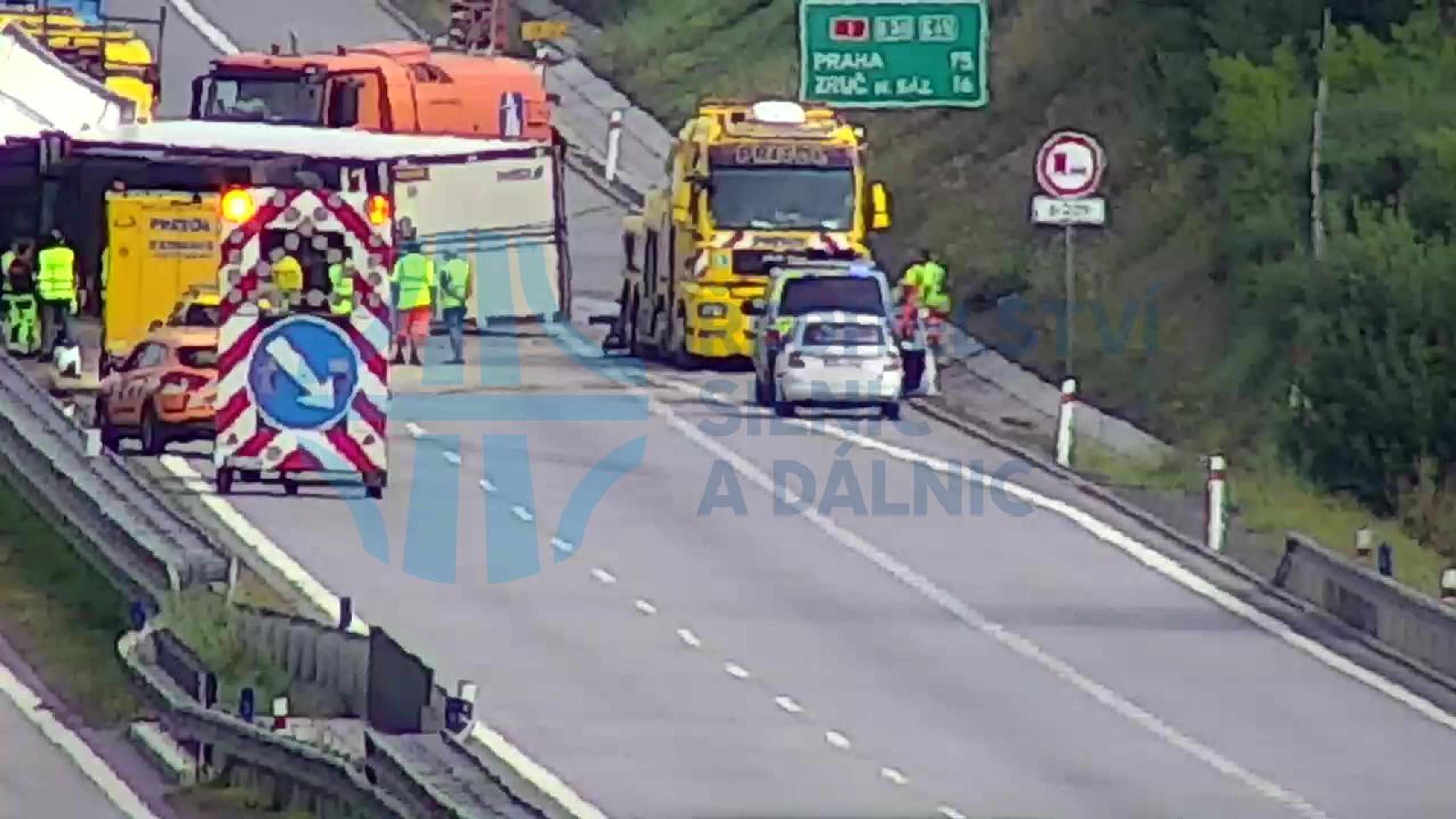 Dopravní nehoda na D1 (4) - Dopravní nehoda na D1 (1/5)