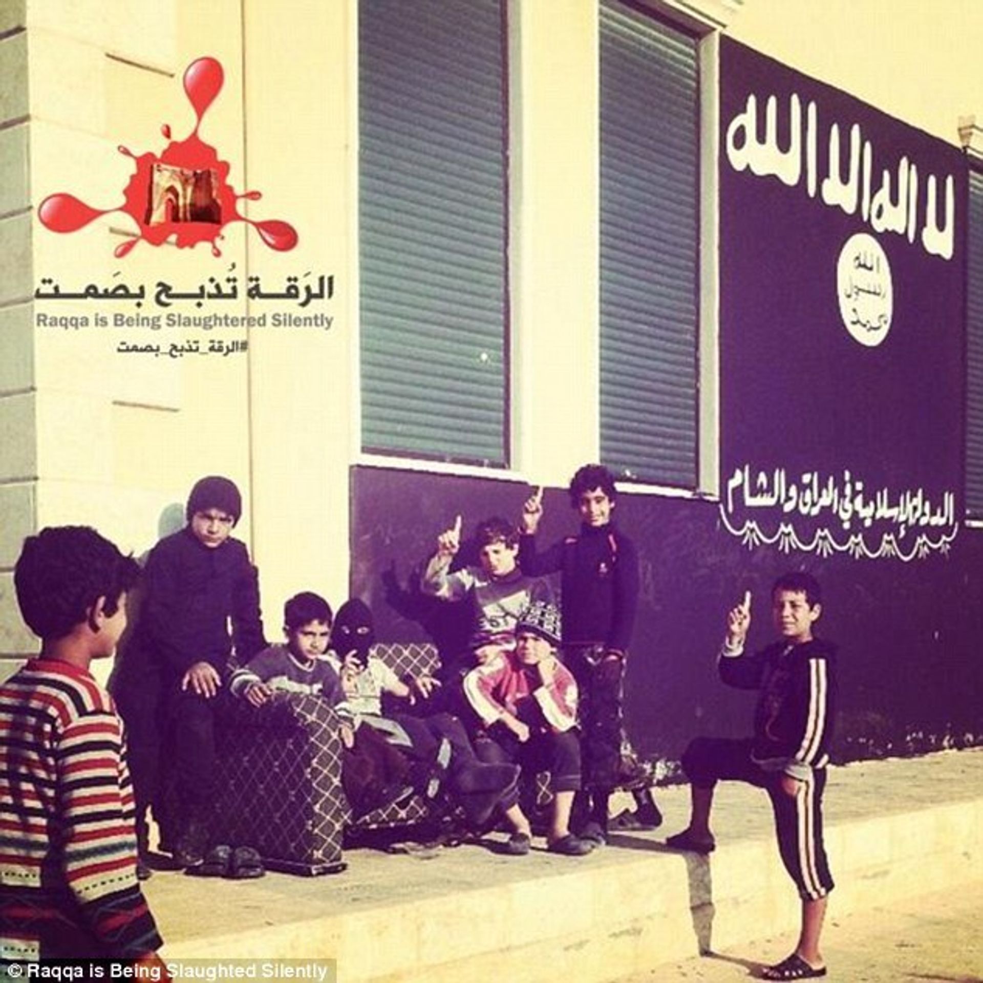 Škola teroristů ISIS v Raqqa - 6 - GALERIE: Škola teoristů ISIS v Raqqa v Sýrii (3/8)
