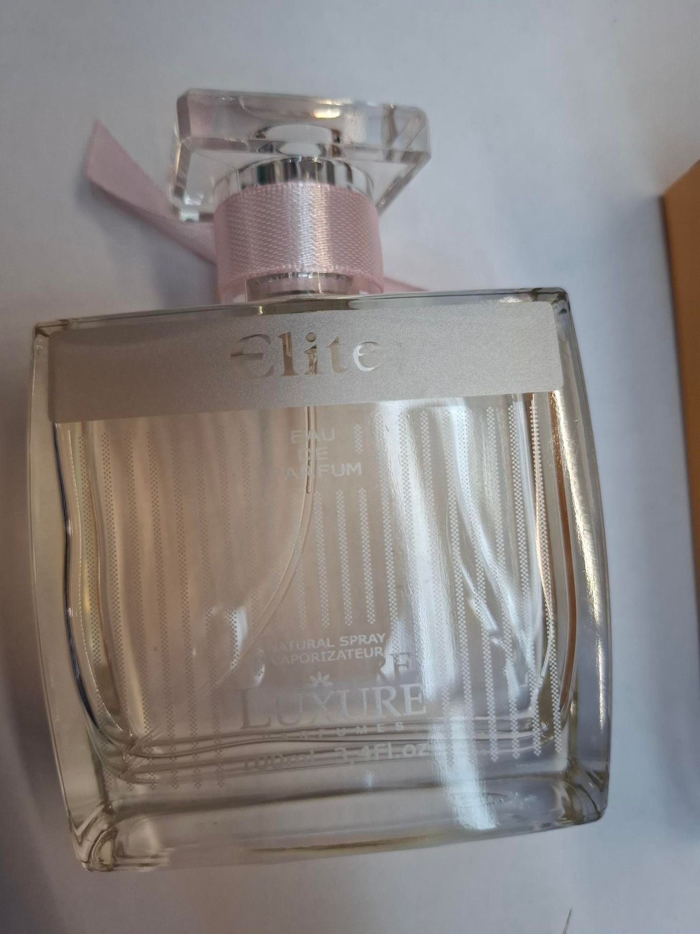 Závadný parfém Elite (rotated) - Závadná kosmetika s obsahem lilialu (2/11)