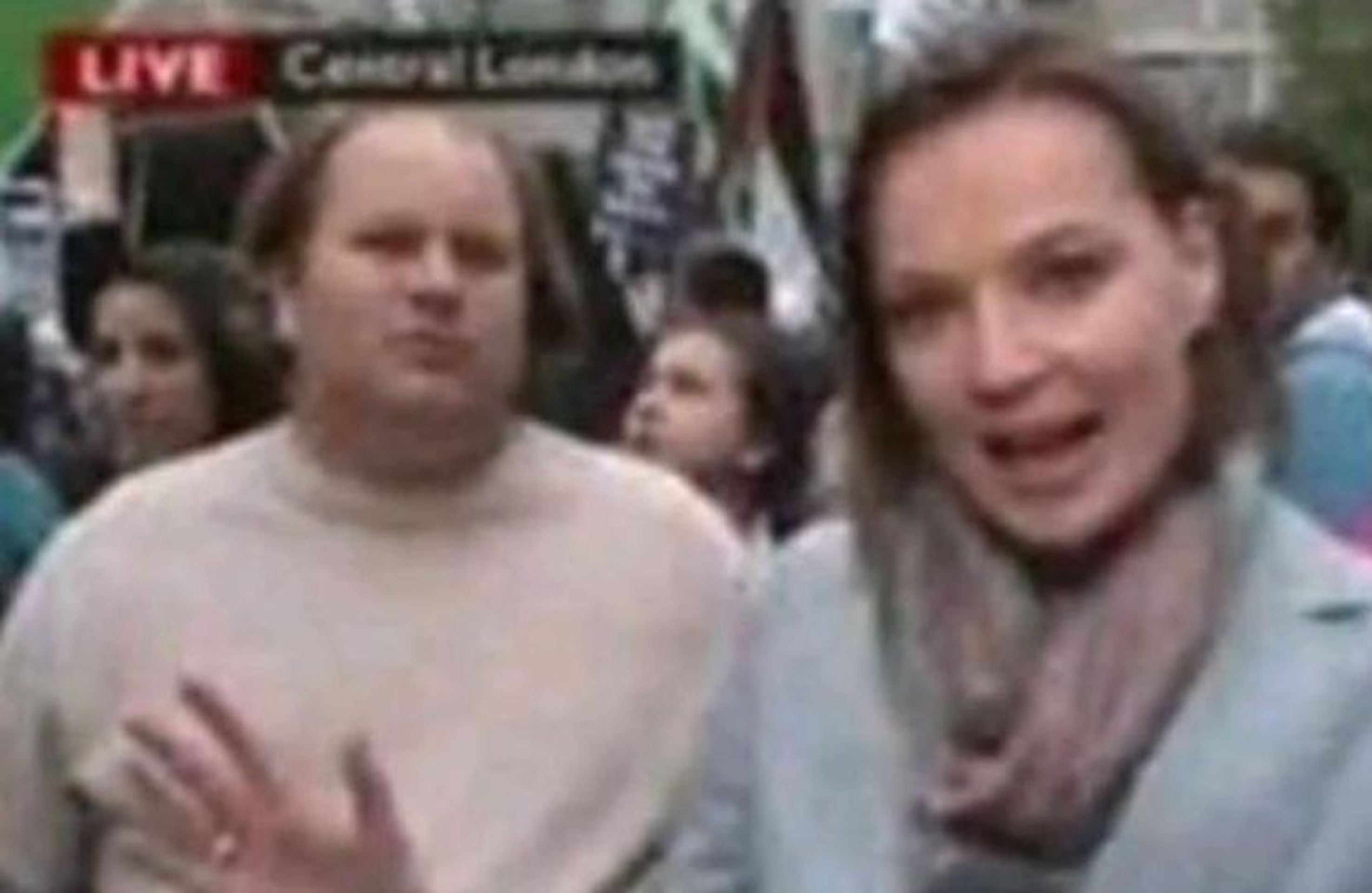 Paul Yarrow má kamery rád - GALERIE: Brit se vtírá před kamery (2/6)