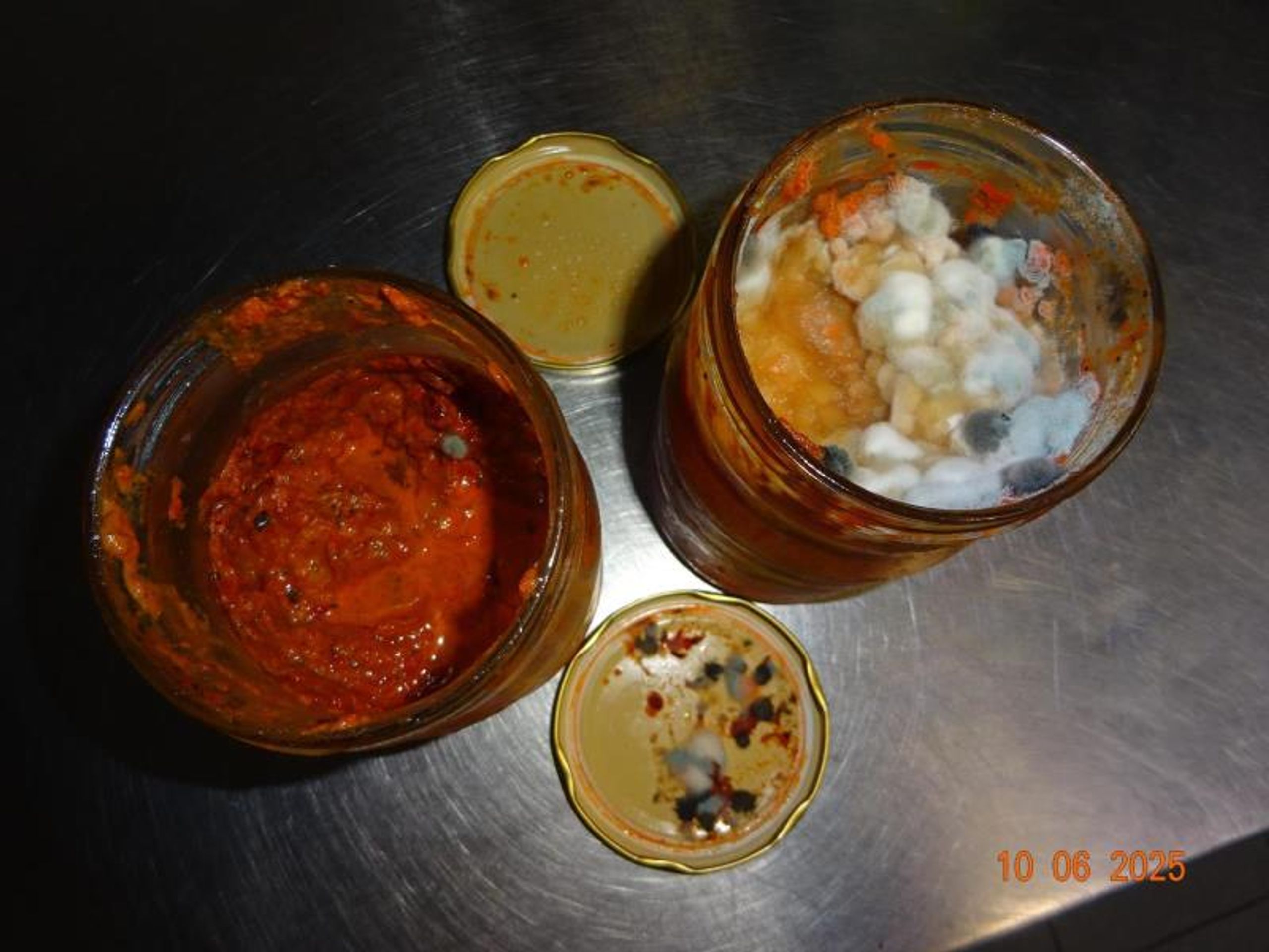 MENU GOLD AJVAR - Závadné potraviny v Jizerských horách (4/9)