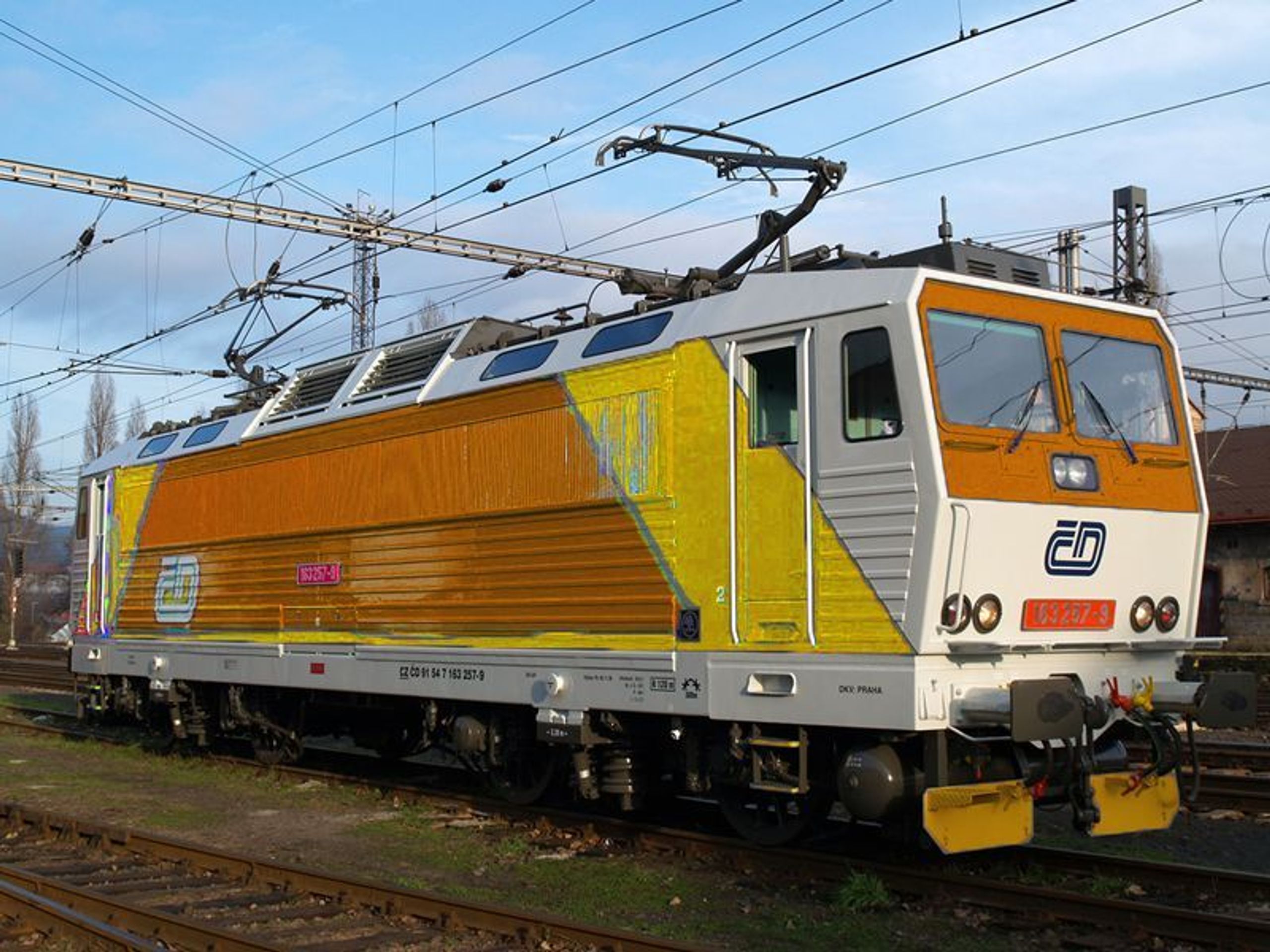 vlak žlutá - GALERIE: Návrhy barevného designu vlaků (1/6)