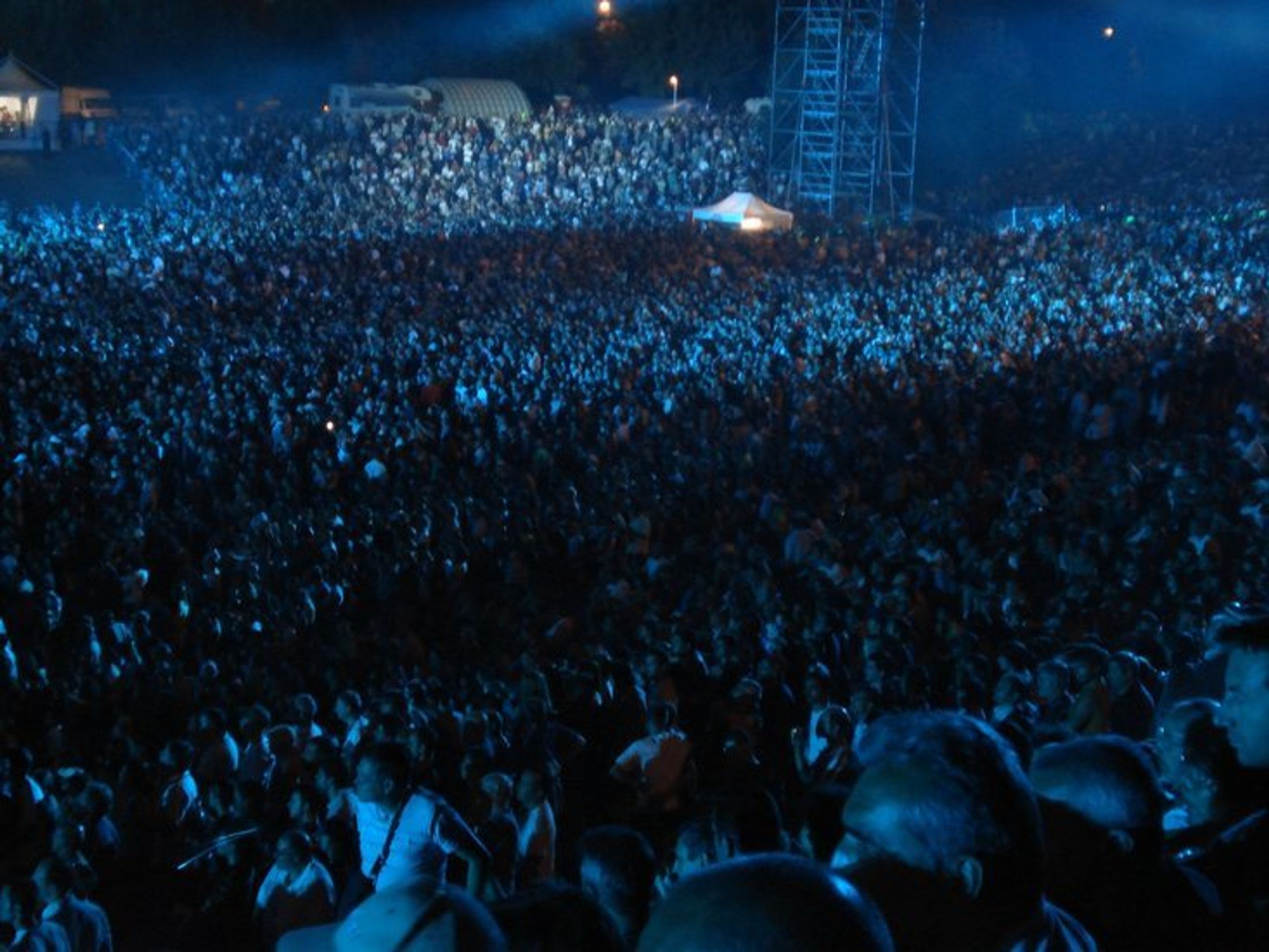 Koncert Genesis v římském Circo Massimo - OBRAZEM: Koncert Genesis v Římě pro půl milionu fanoušků (3/7)