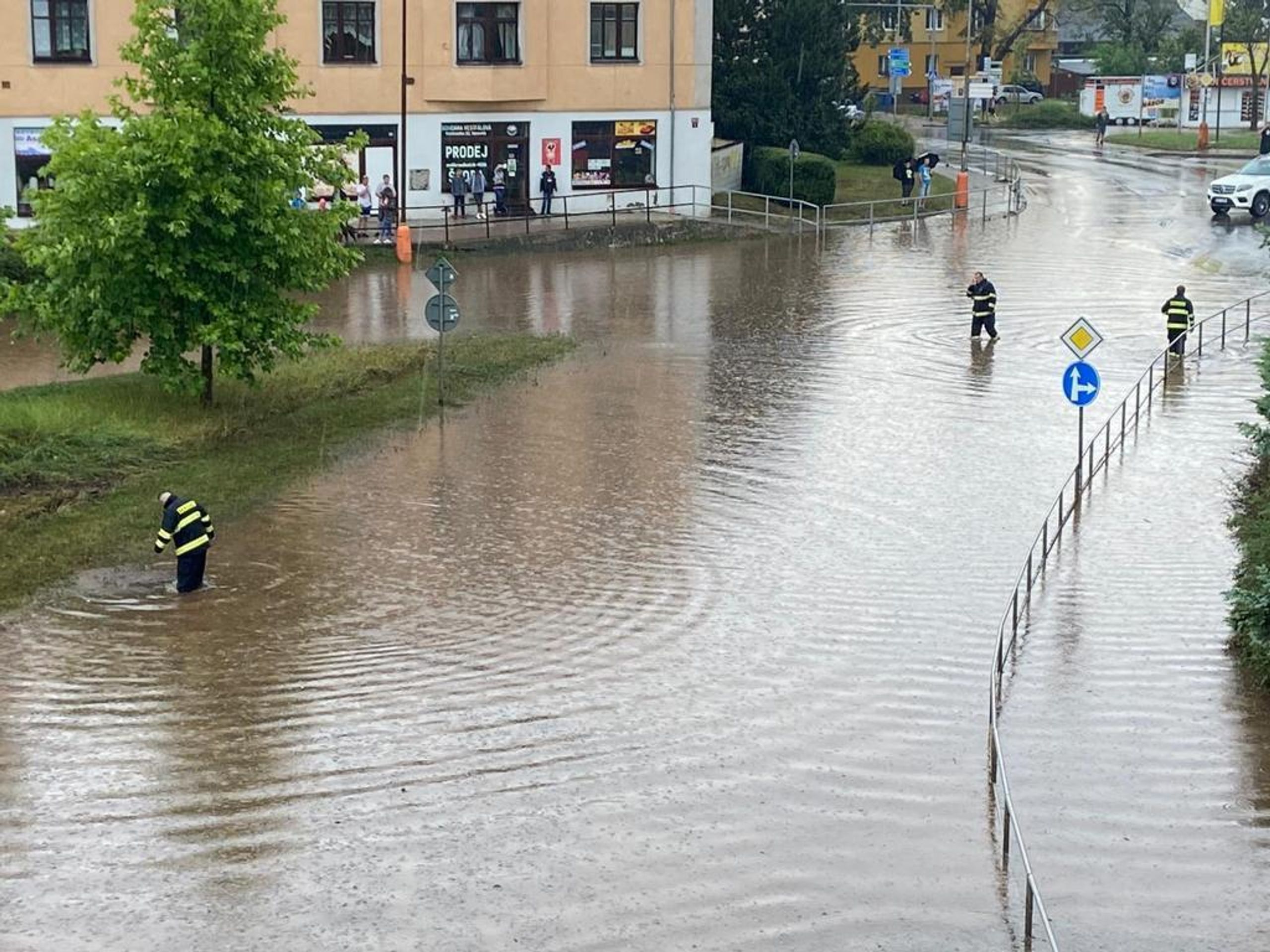 Obří laguna po bouřce v Rakovníku - 9 - GALERIE: Obří laguna po bouřce v Rakovníku (2/10)