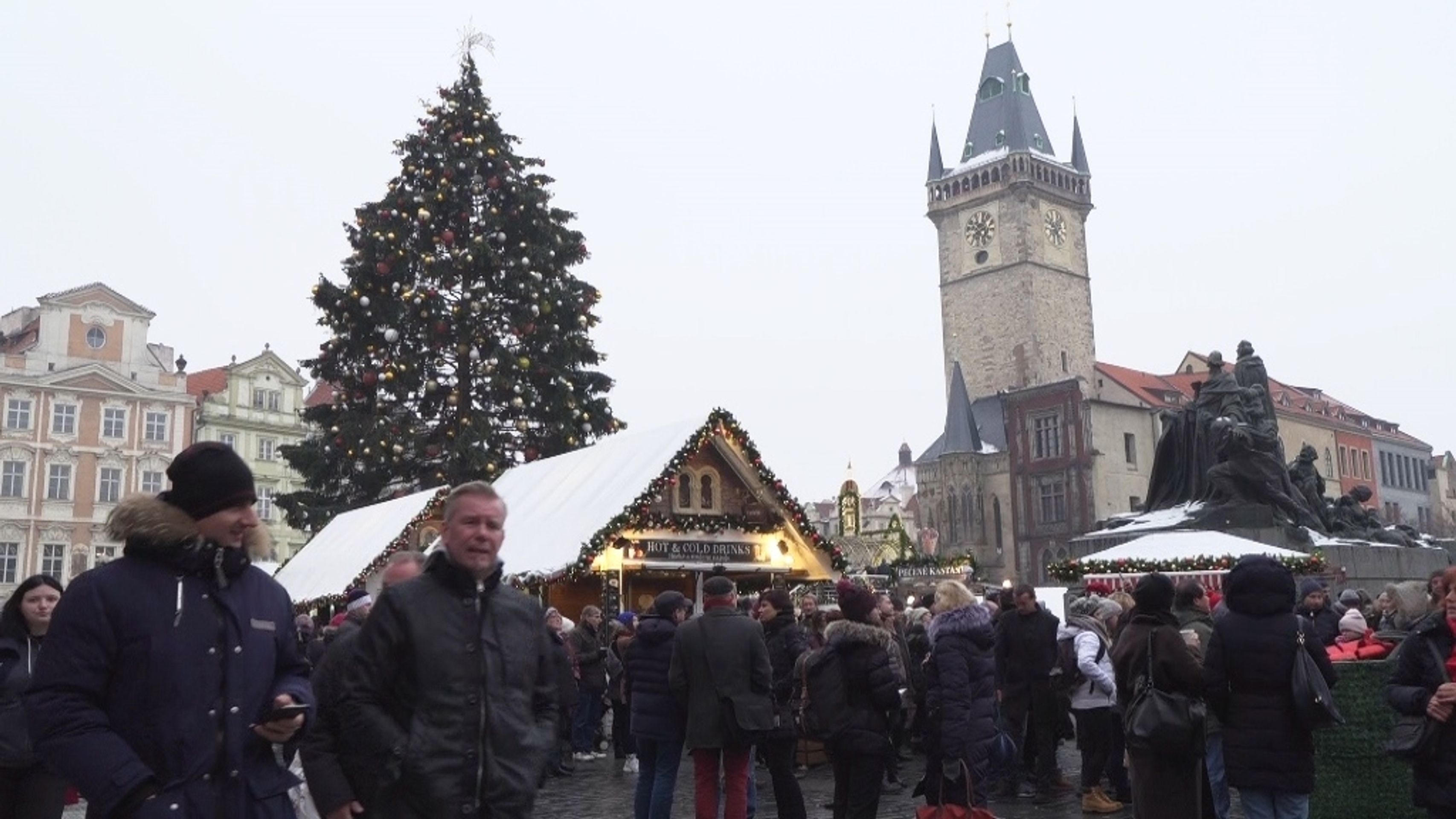 Vánoční trhy: Staroměstské náměstí - GALERIE: Vánoční trhy v Praze (4/22)