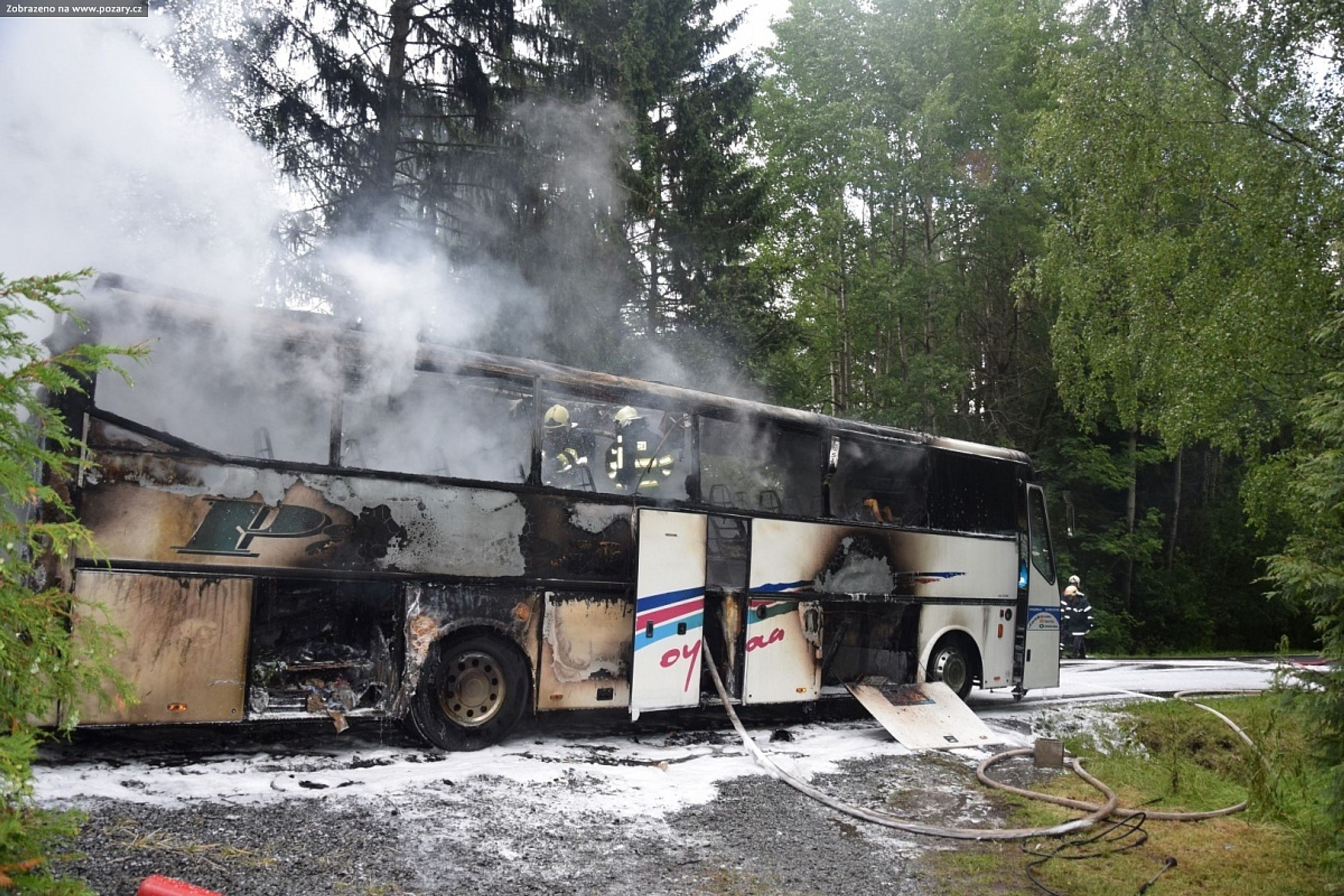 Hořící autobus u Rožmitálu - 5 - GALERIE: Hořící autobus u Rožmitálu (2/5)
