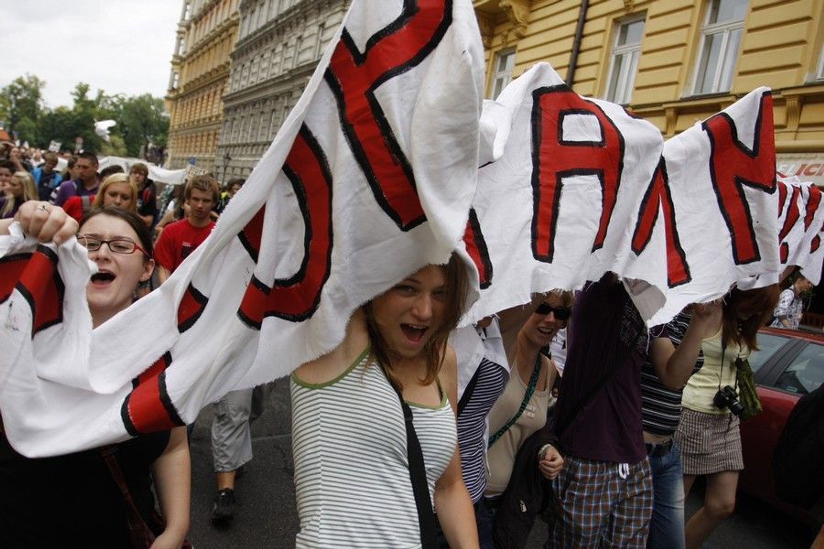 Protest studentů - GALERIE: Studenti protestují proti státní maturitě (3/9)