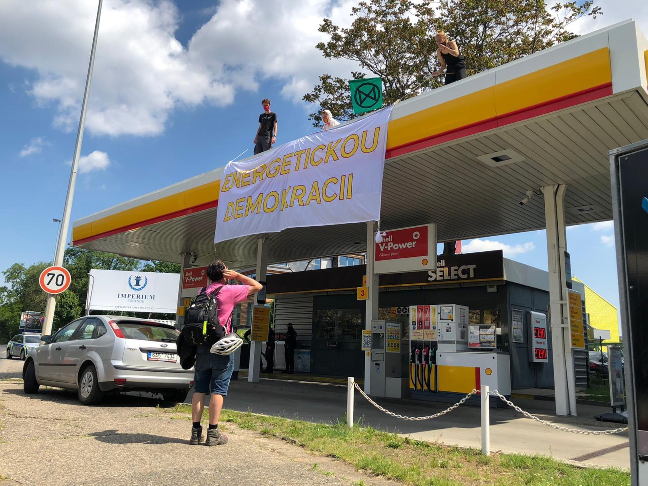 Demonstrace na čerpací stanici na Strakonické - 10 - GALERIE: Demonstrace na čerpací stanici na Strakonické (10/13)
