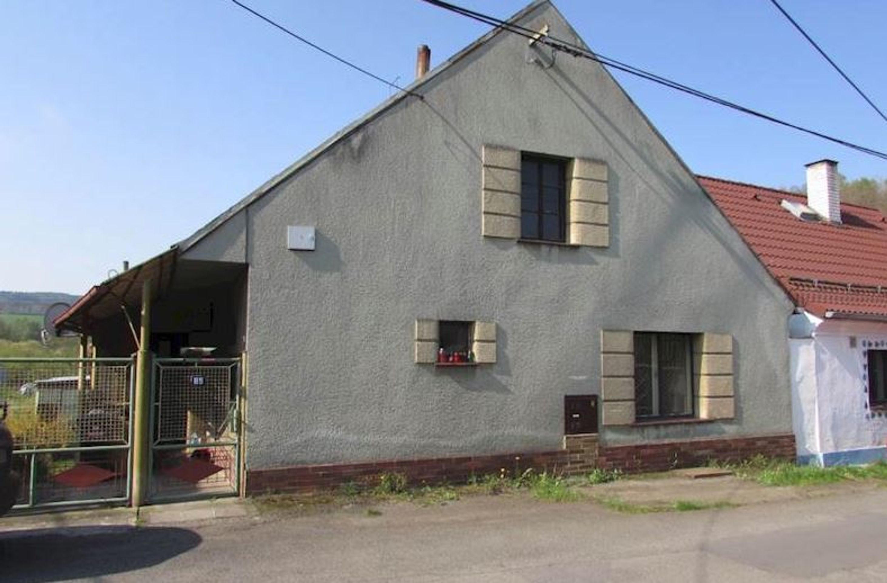 Nabídka majetku - rodinný dům v Klabavě na Rokycansku za 1,55 milionu - GALERIE: Vybrané nemovitosti, které stát nabízí ke koupi (4/6)