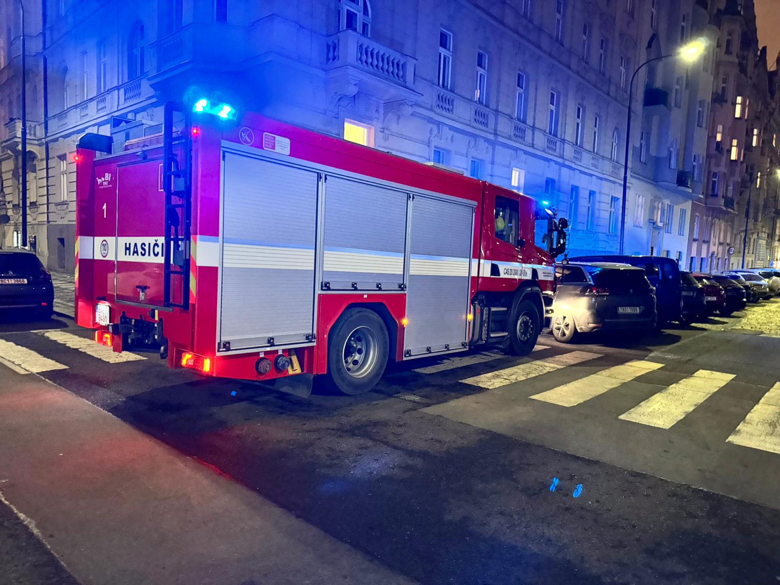 Pád muže z okna v pražské Gorazdově ulici - Pád muže z okna v pražské Gorazdově ulici (8/12)