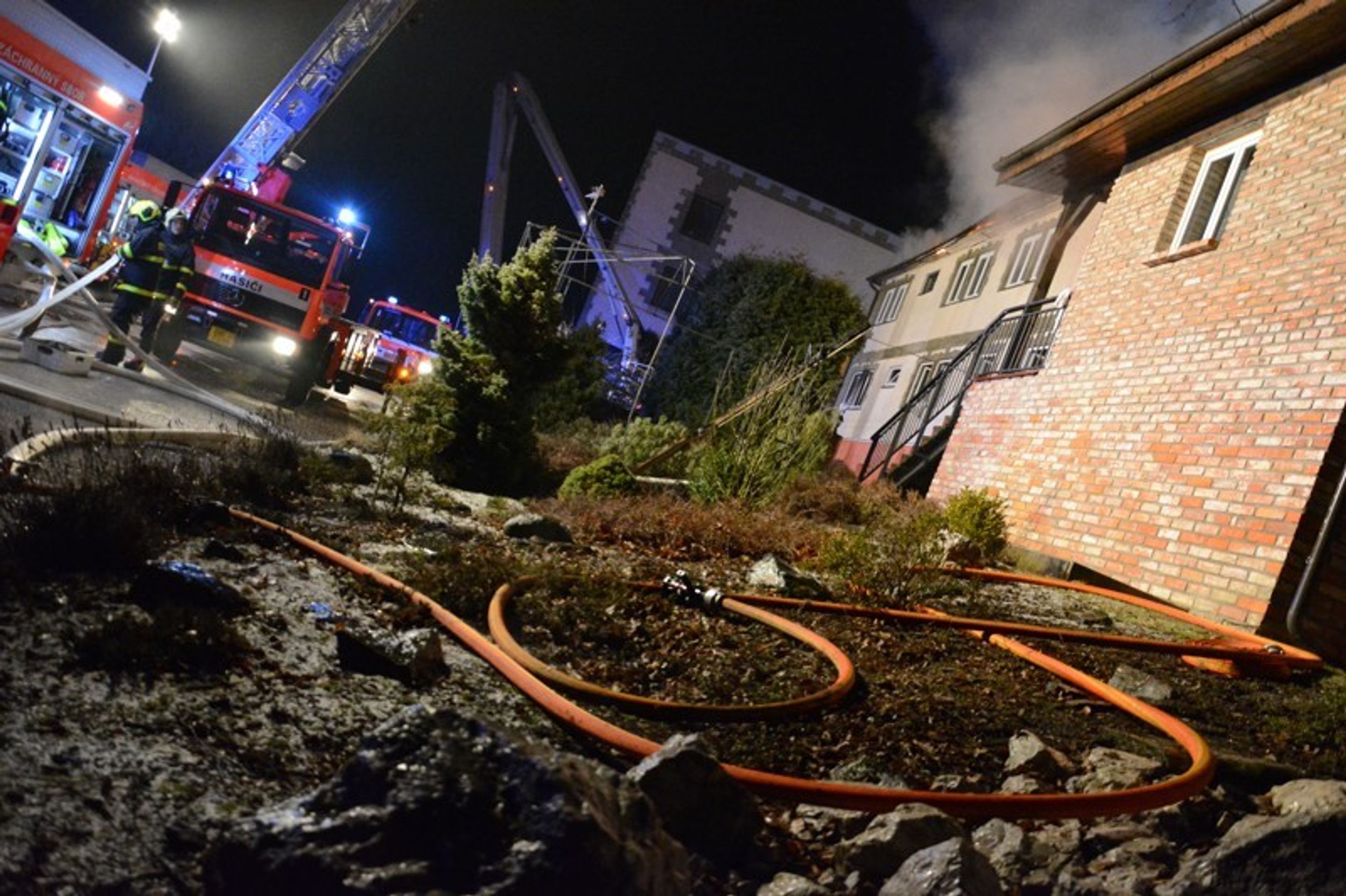 Požár hotelu Fridrich - 9 - GALERIE: Požár hotelu Fridrich v Těrlicku na Karvinsku (26/54)
