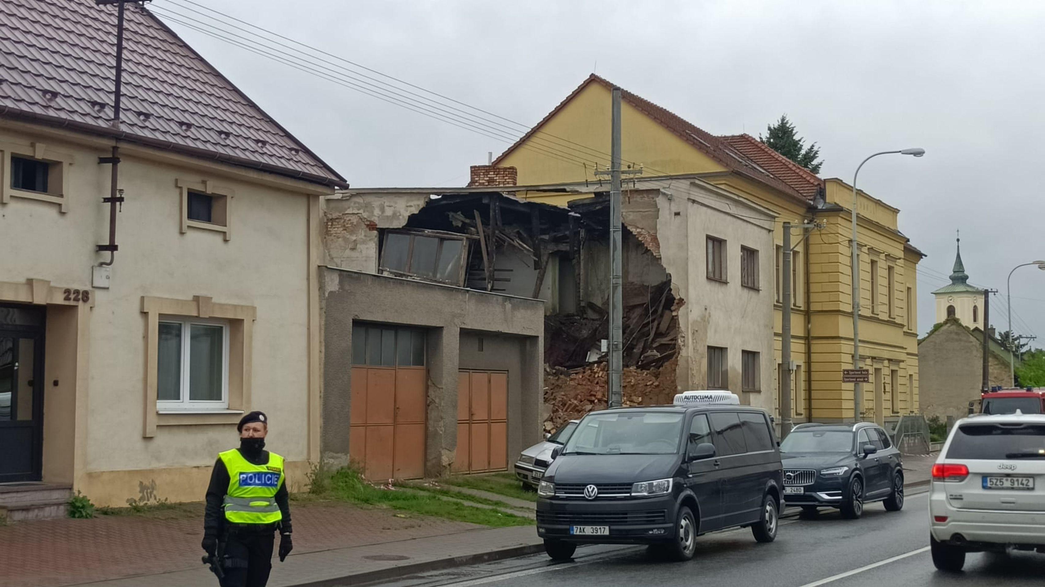 Déšť poškodil statiku domu, Zlínsko (1) - Déšť a povodně (5/16)