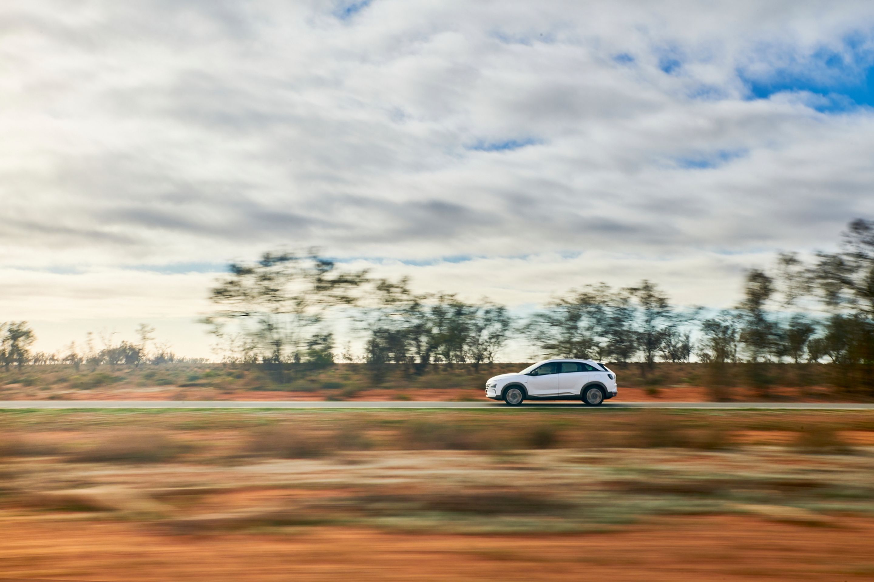 Hyundai Nexo - 18 - Fotogalerie: Vodíkové Nexo překonalo rekord v dojezdu na jednu nádrž (10/18)