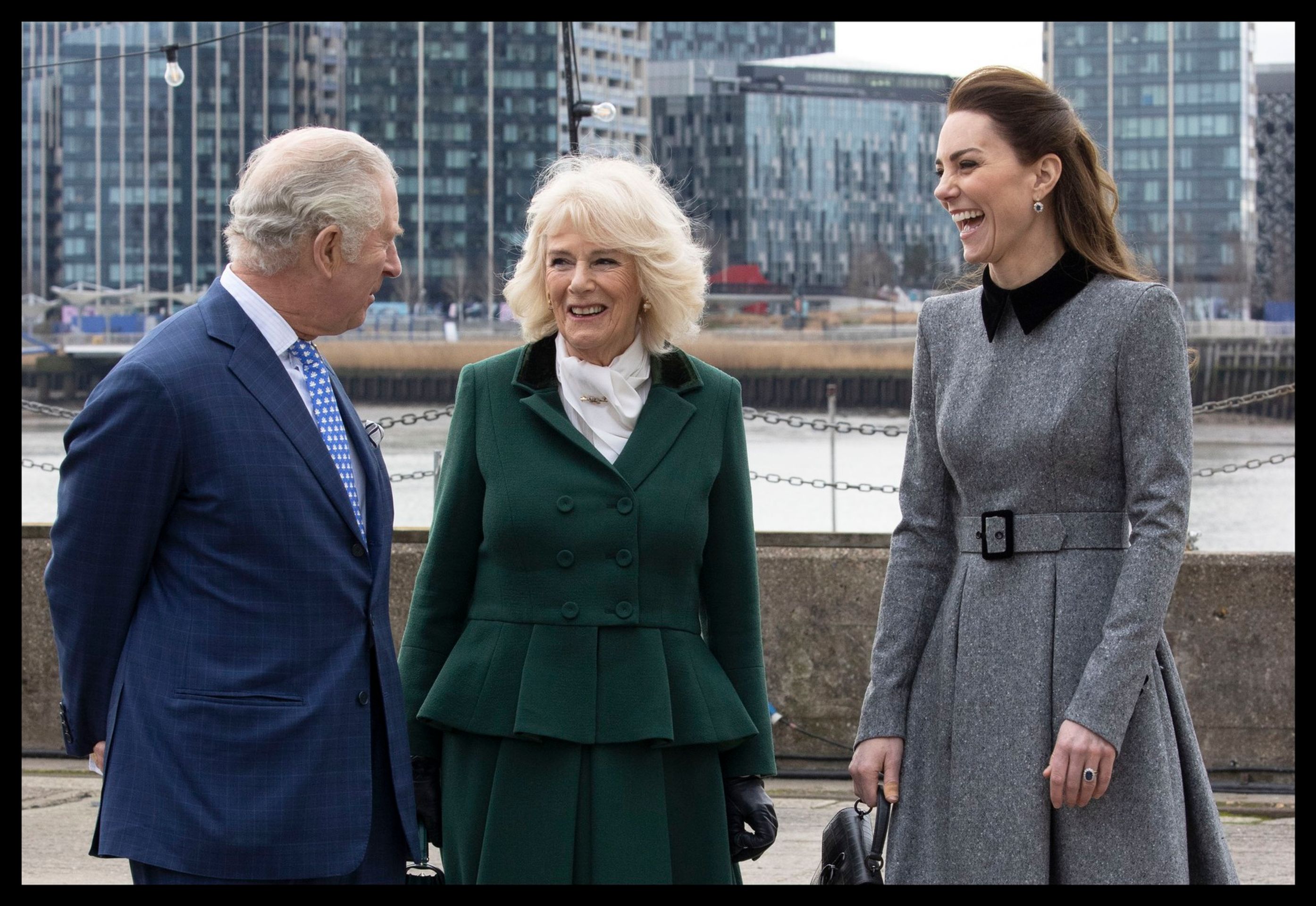 Královská rodina, 3. 2. 2022 - Královna Camilla a princezna Kate (5/7)