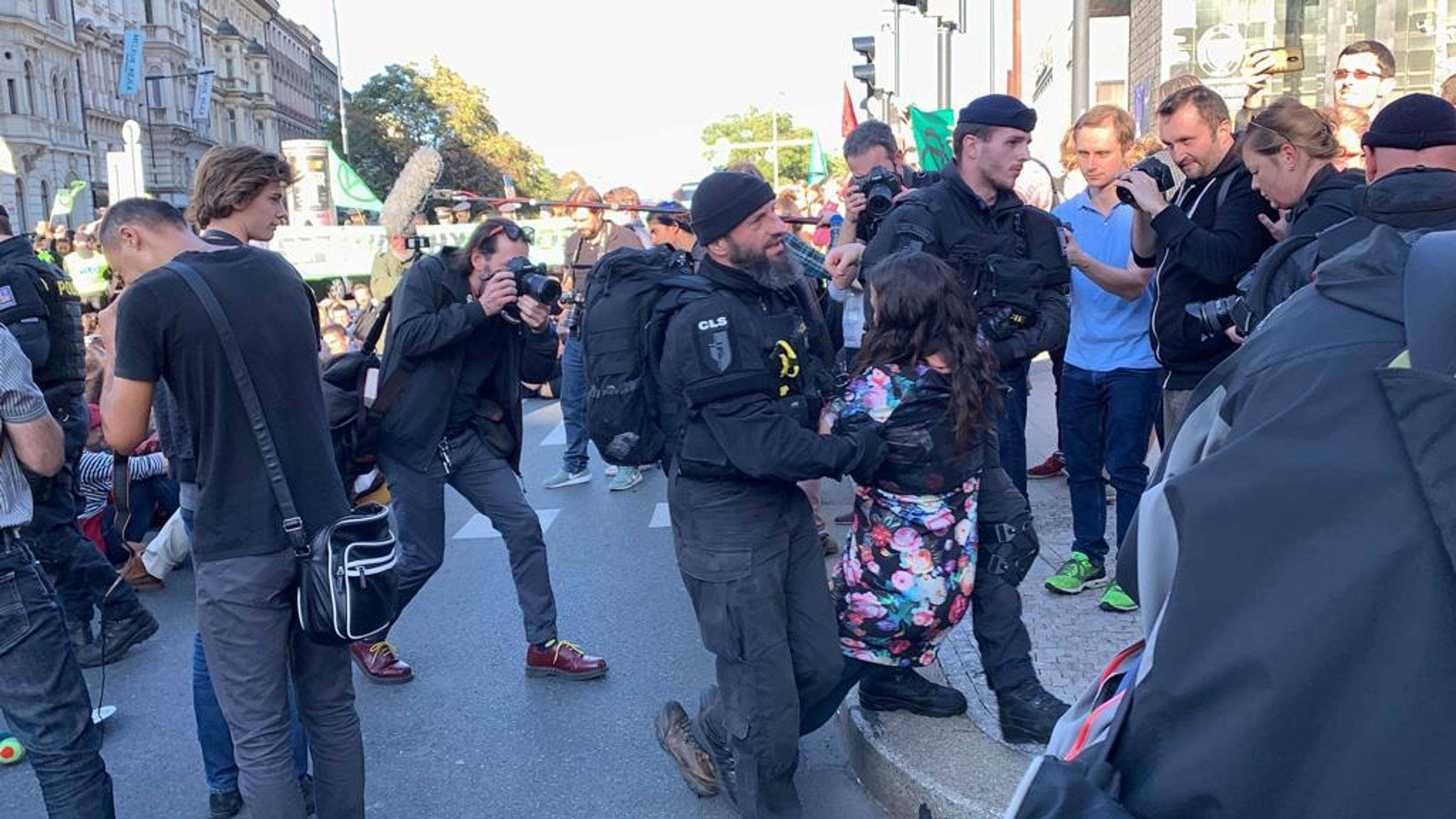 Demonstranti blokují magistrálu v Praze - 2 - GALERIE: Demonstrace na magistrále v Praze (9/17)