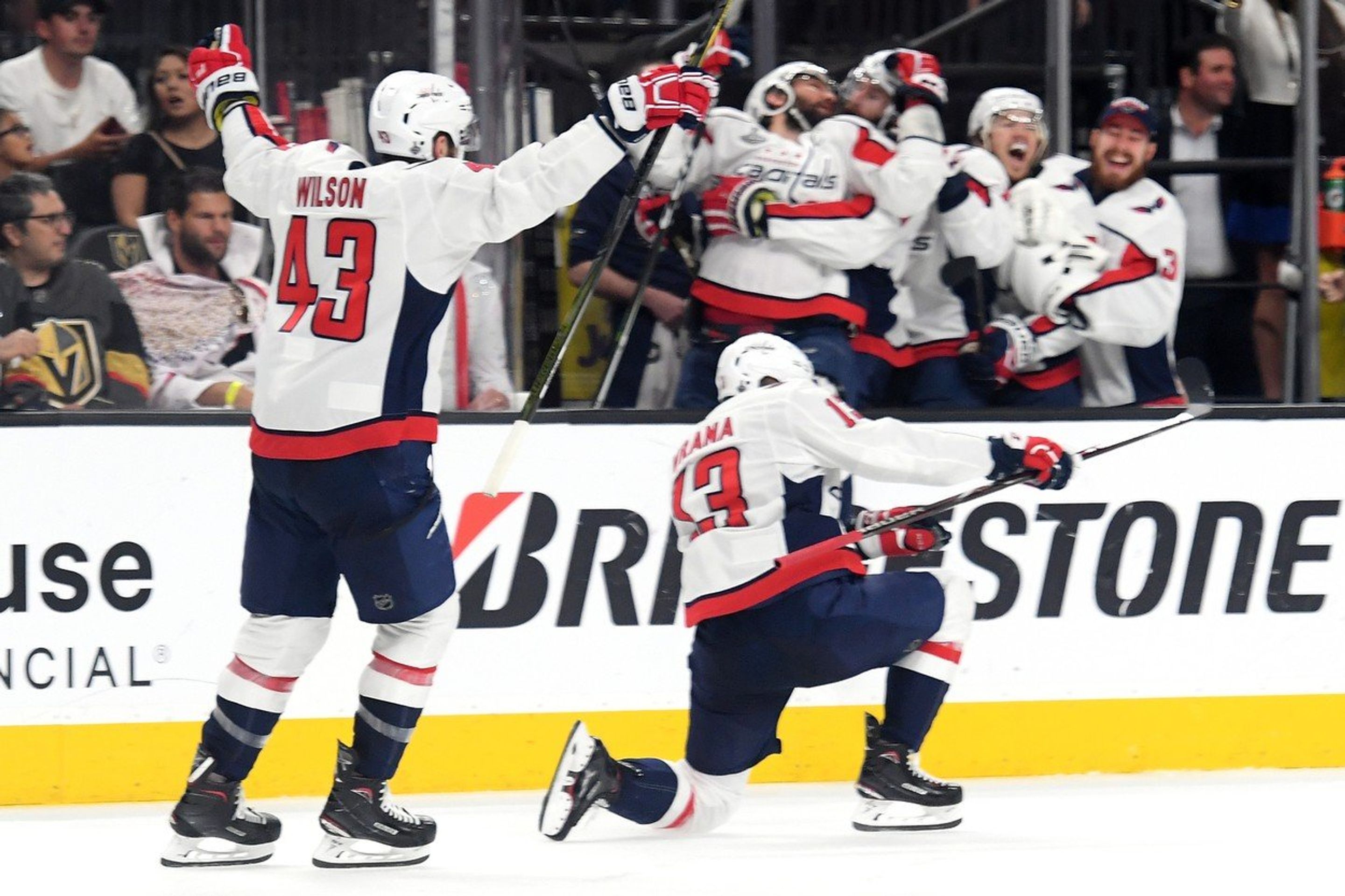 Hokejisté Washingtonu - GALERIE: Hokejisté Washingtonu vyhráli poprvé v historii Stanley Cup (3/5)