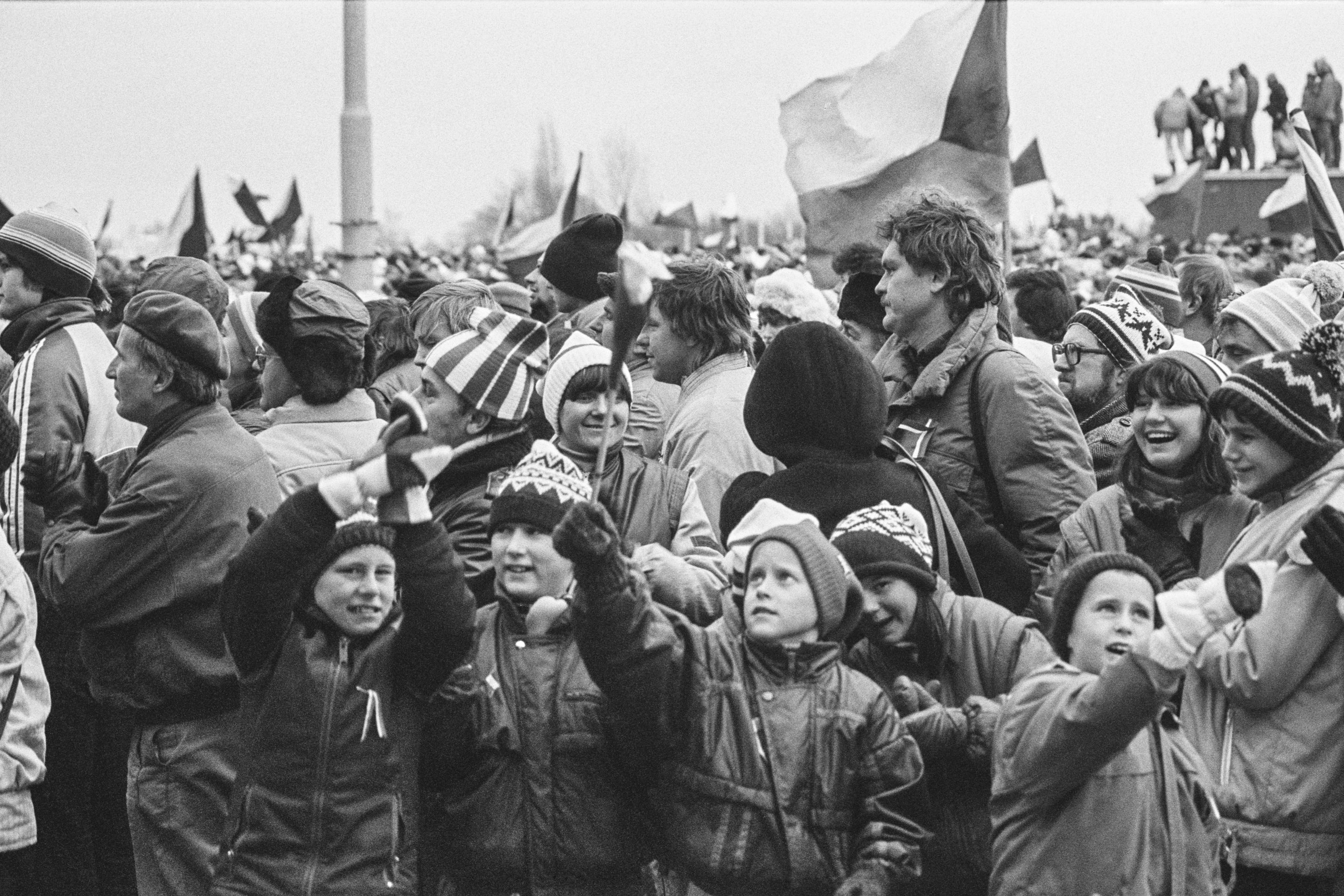 Historické fotografie z revolučního roku 1989 - 6 - GALERIE: Historické fotografie z revolučního roku 1989 (6/20)