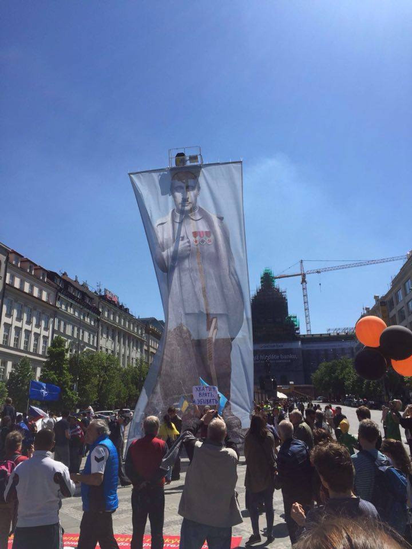 Protest proti průjezdu Nočních vlků Prahou - 3 - GALERIE: Průjezd Nočních vlků Prahou (3/10)