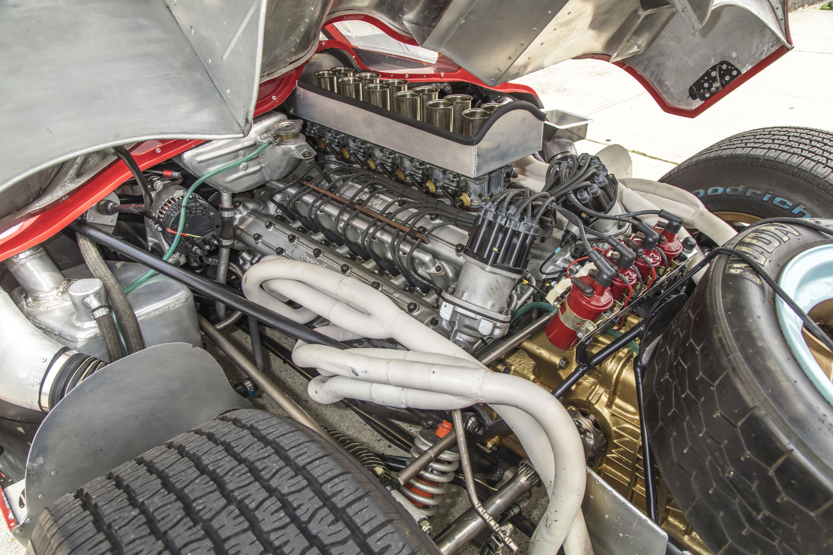 Vzácné Ferrari 412P z roku 1967 - Jeden z nejvzácnějších závodních vozů jde do dražby (6/18)