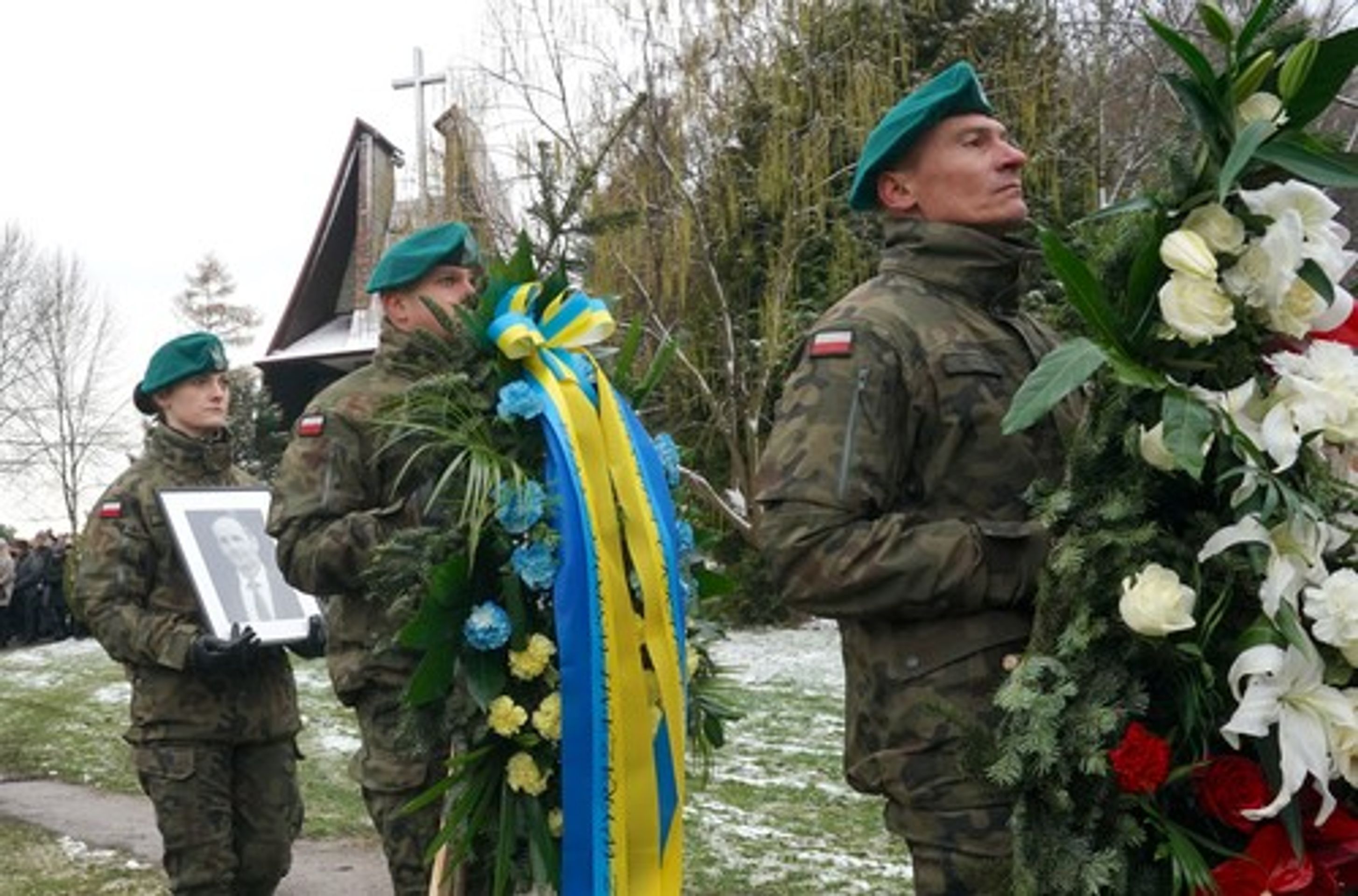Pohřeb oběti dopadu rakety v Polsku - Pohřeb v Polsku (4/8)