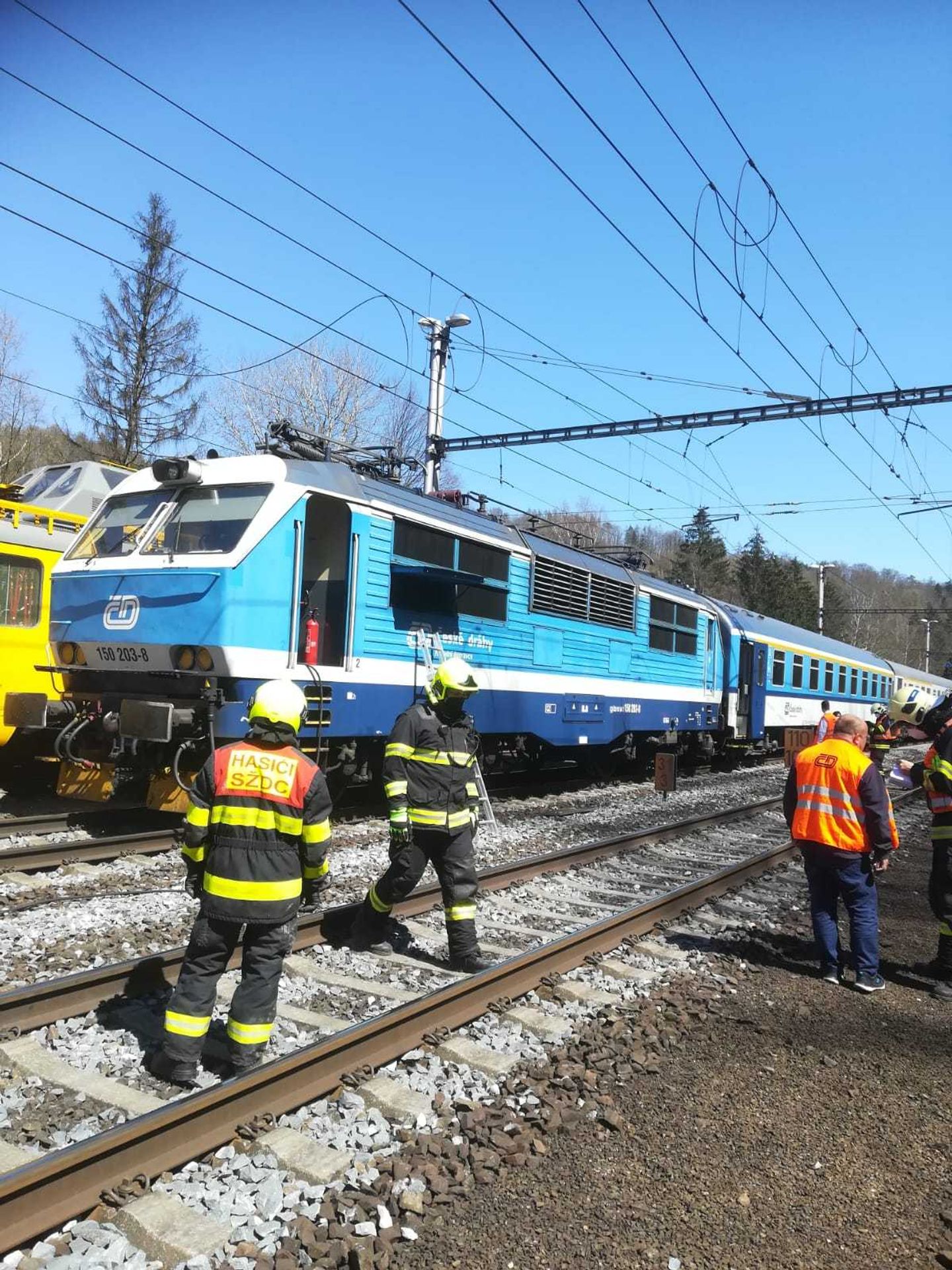Požár lokomotivy na Šumpersku - 8 - GALERIE: Požár lokomotivy na Šumpersku (8/10)