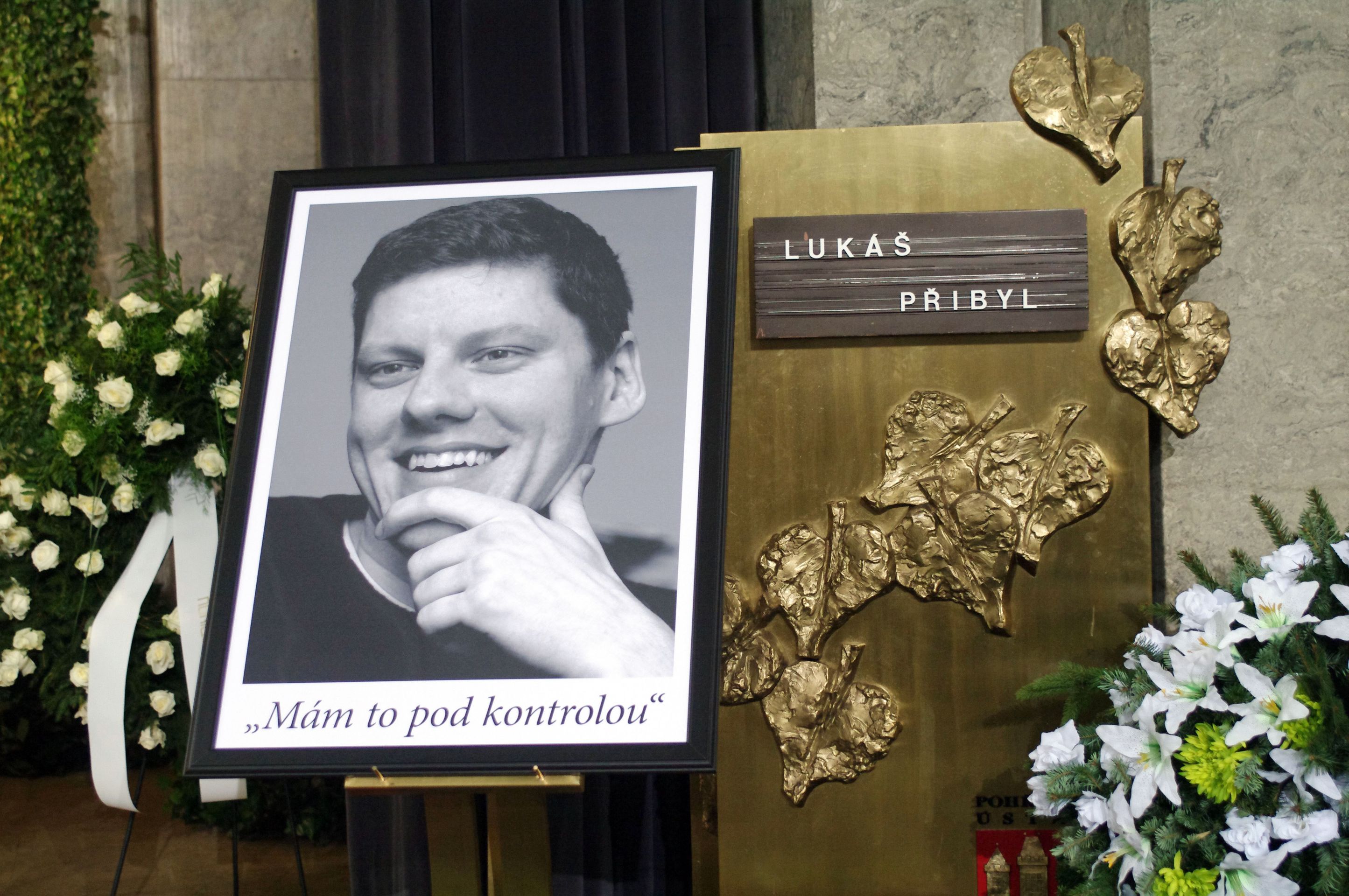 Pohřeb Lukáše Přibyla - 9 - GALERIE - pohřeb Lukáše Přibyla (9/17)