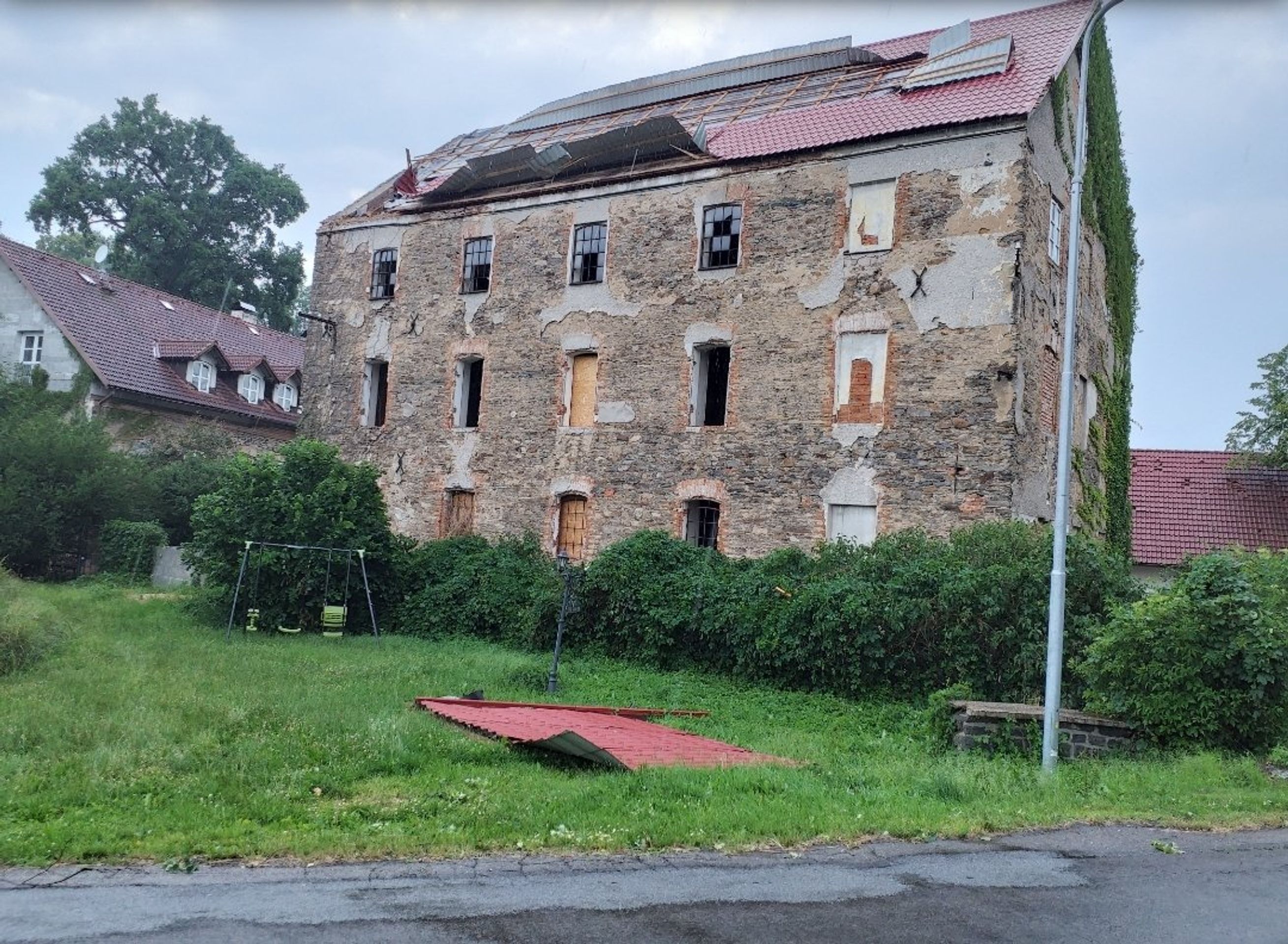 Pardubický kraj po bouřce - Česko po bouřce (2/10)