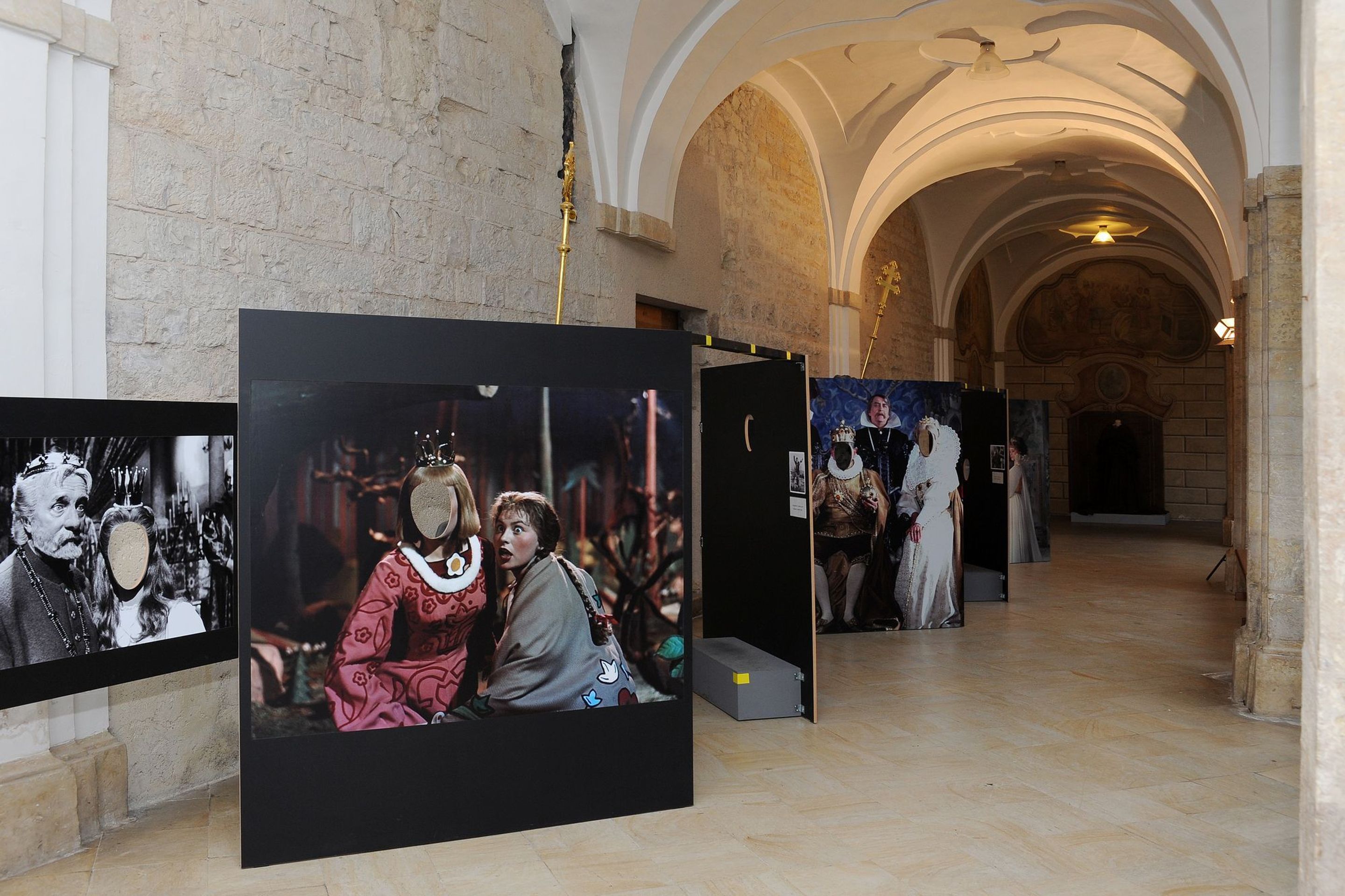 Jak se oblékají pohádky - výstava - 14 - GALERIE: Výstava Jak se oblékají pohádky (6/27)