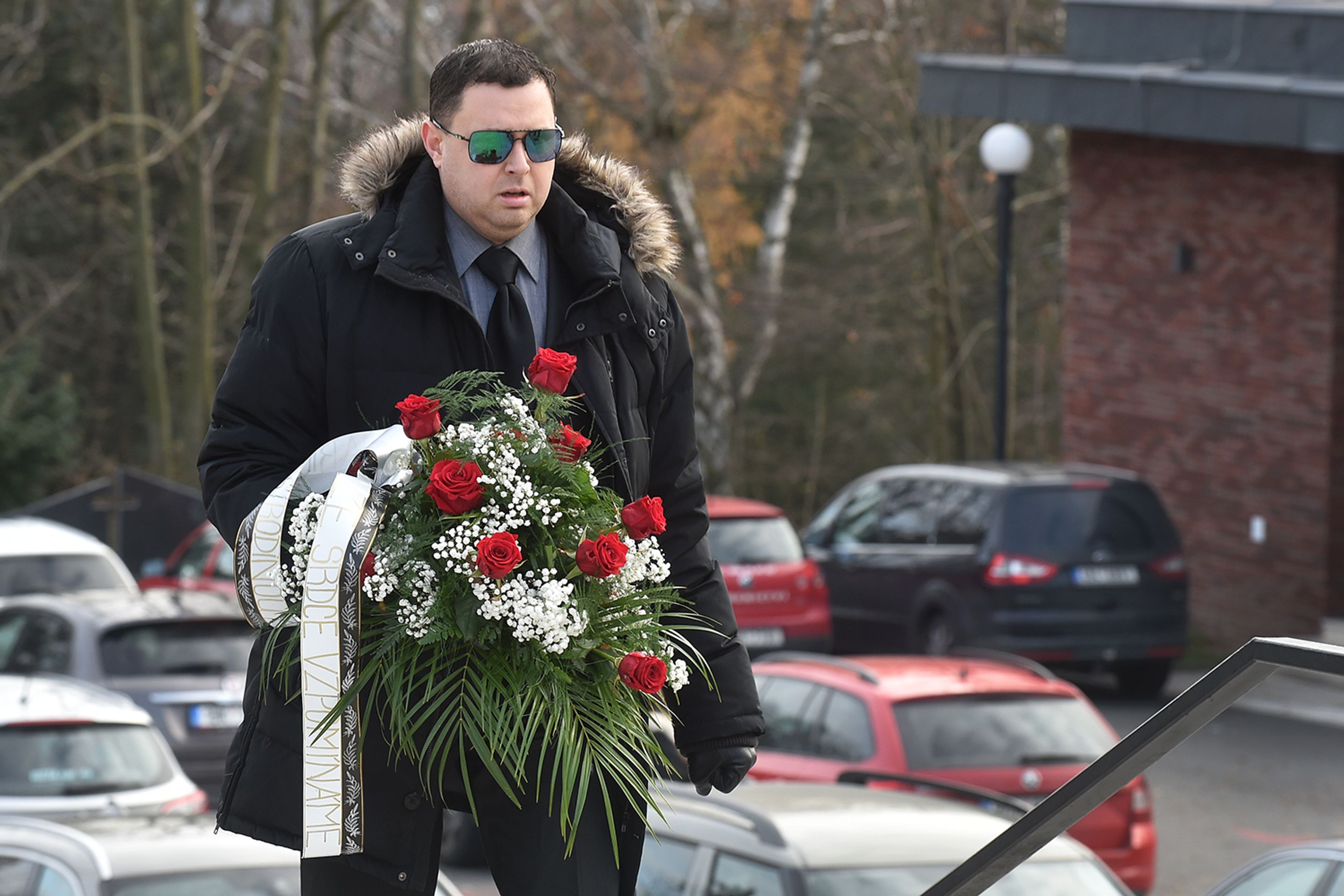 Smuteční hosté na pohřbu Jany Novotné - GALERIE: Rozloučení s Janou Novotnou (11/32)