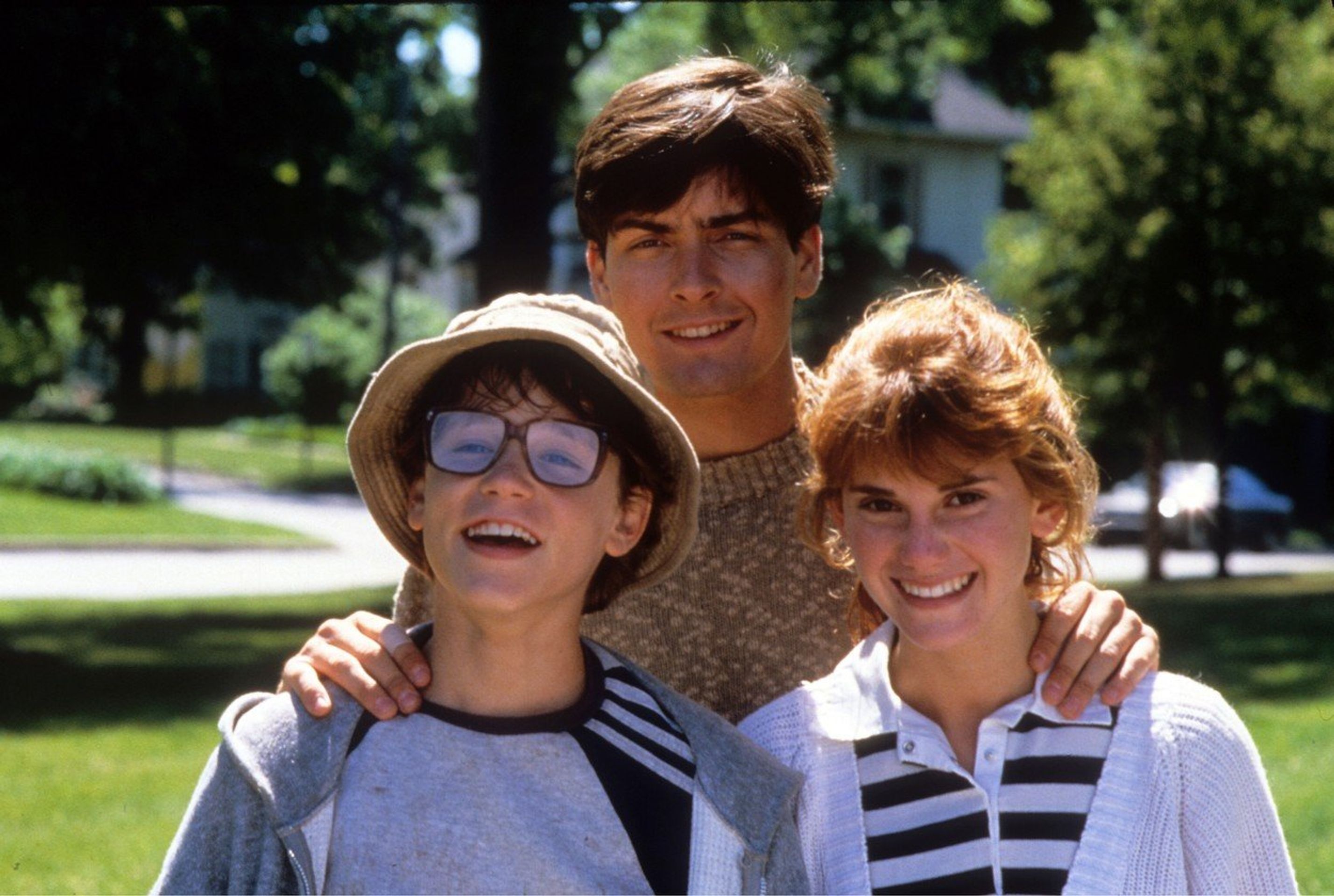 Charlie Sheen a Corey Haim při natáčení filmu Lucas - Charlie Sheen (15/20)