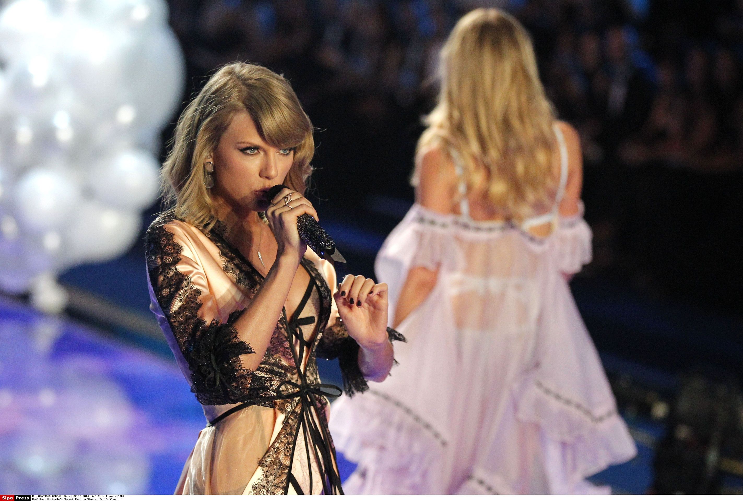 Přehlídka Victoria’s Secret 2014 - 20 - GALERIE: Přehlídka Victoria’s Secret 2014 (20/26)