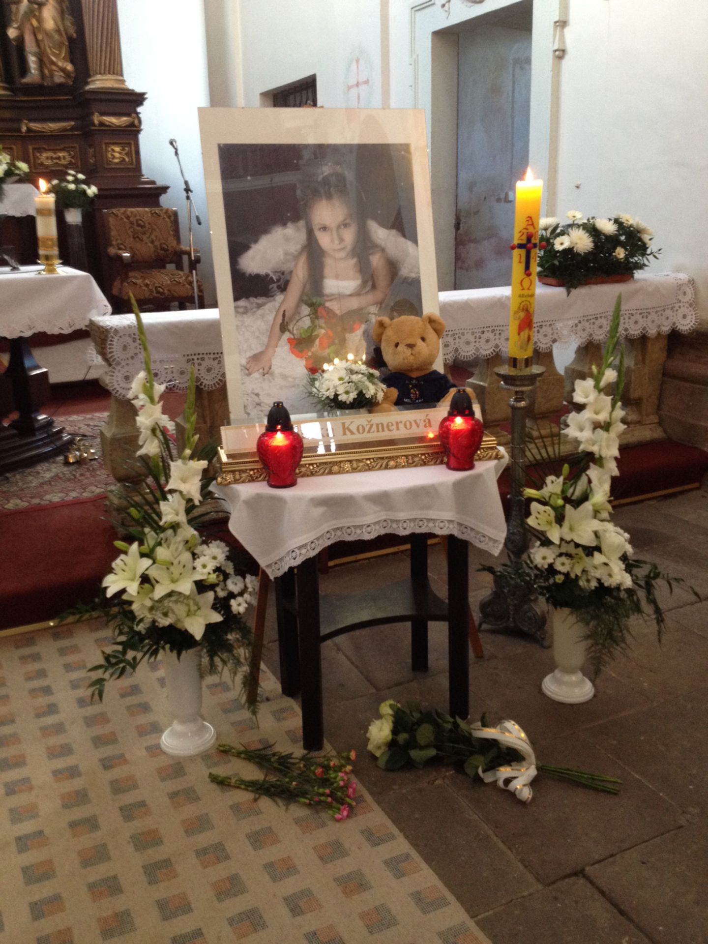 Pieta za Elišku - 2 - GALERIE: Pieta za Elišku (2/9)