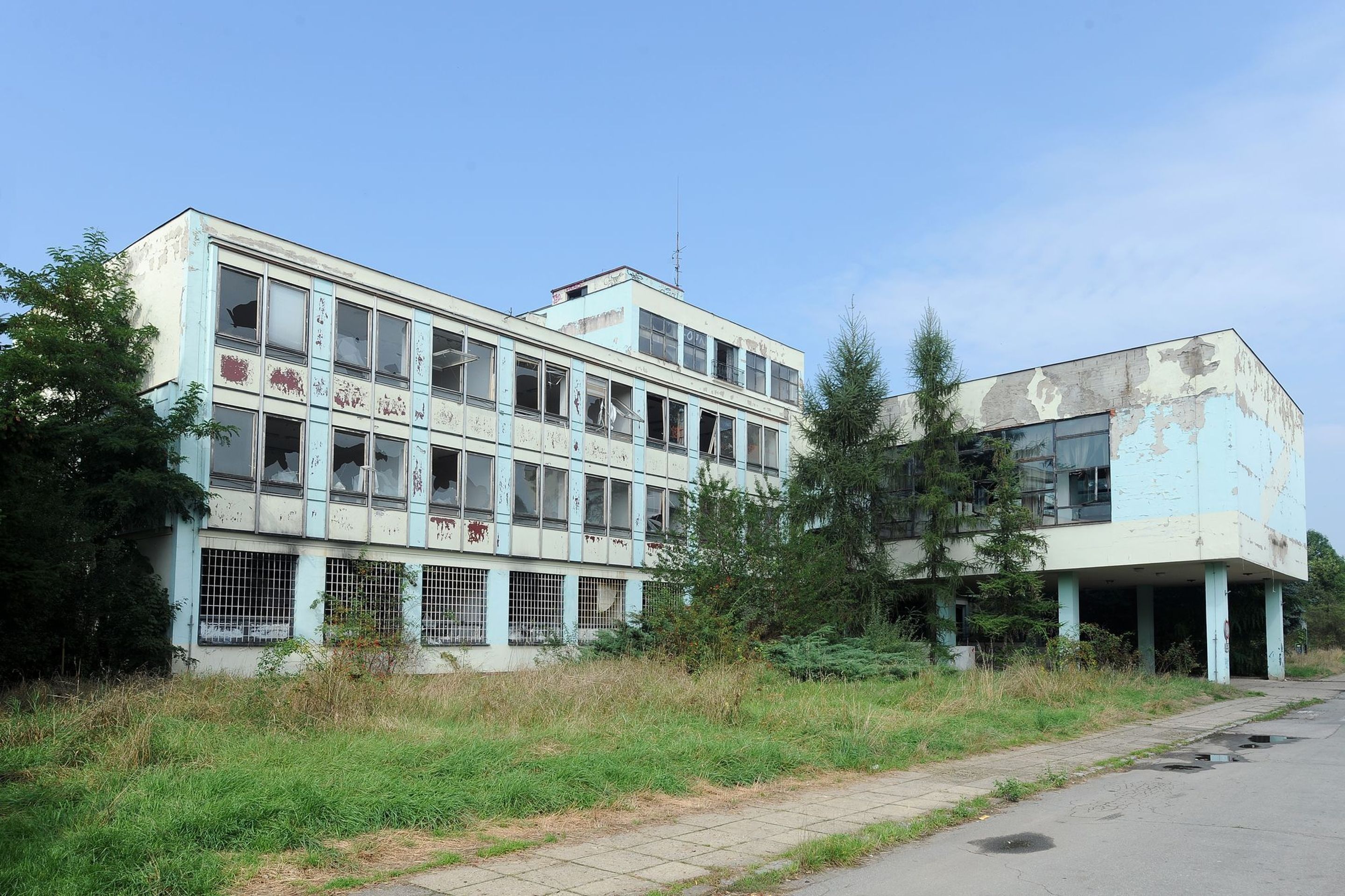 Opuštěný hotel Adriana v Kralupech nad Vltavou - 1 - GALERIE: Opuštěný Hotel Adriana v Kralupech nad Vltavou (29/29)