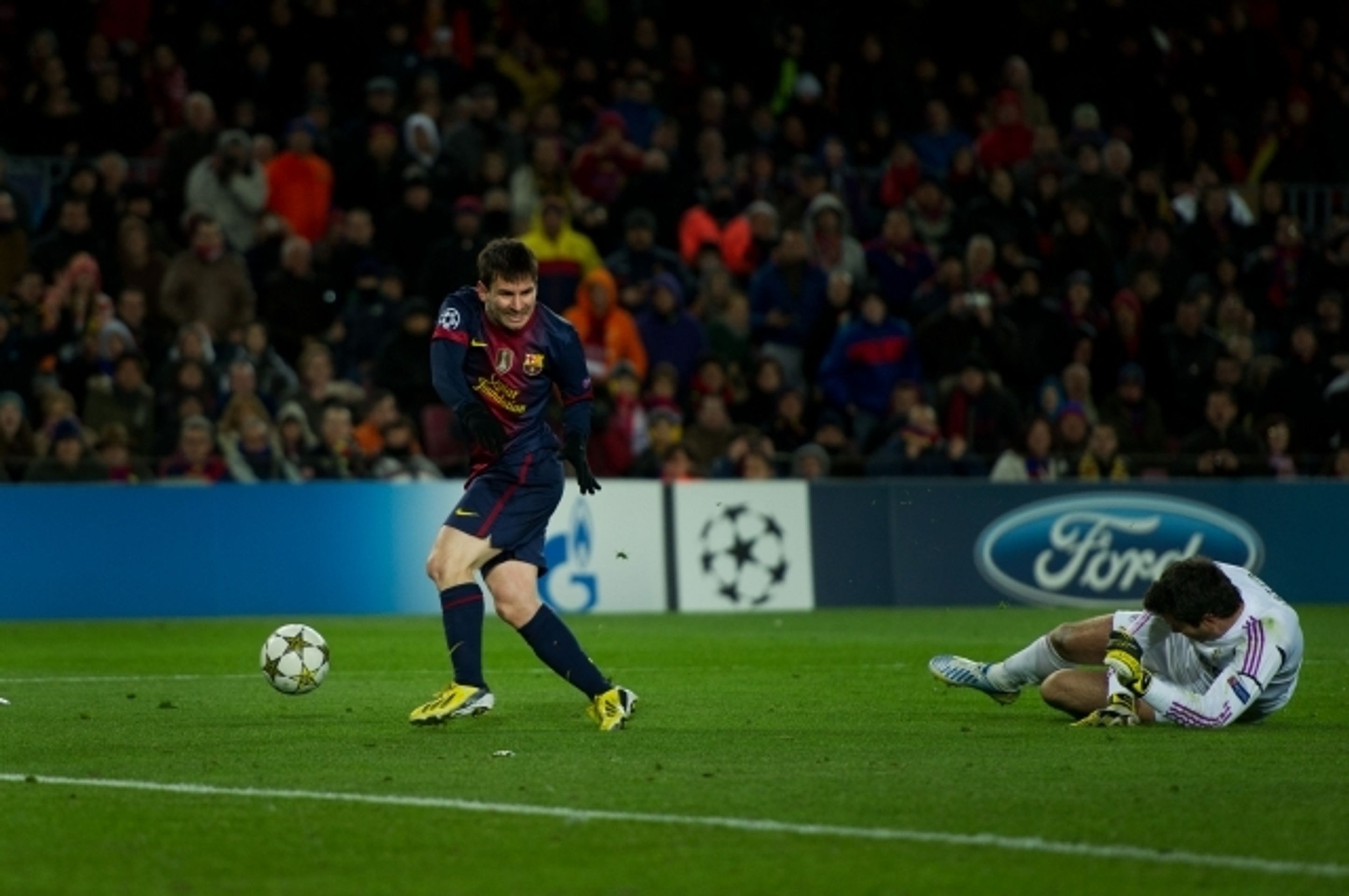 Messi se zranil v LM - 12 - GALERIE: Messi se zranil v Lize mistrů (8/13)