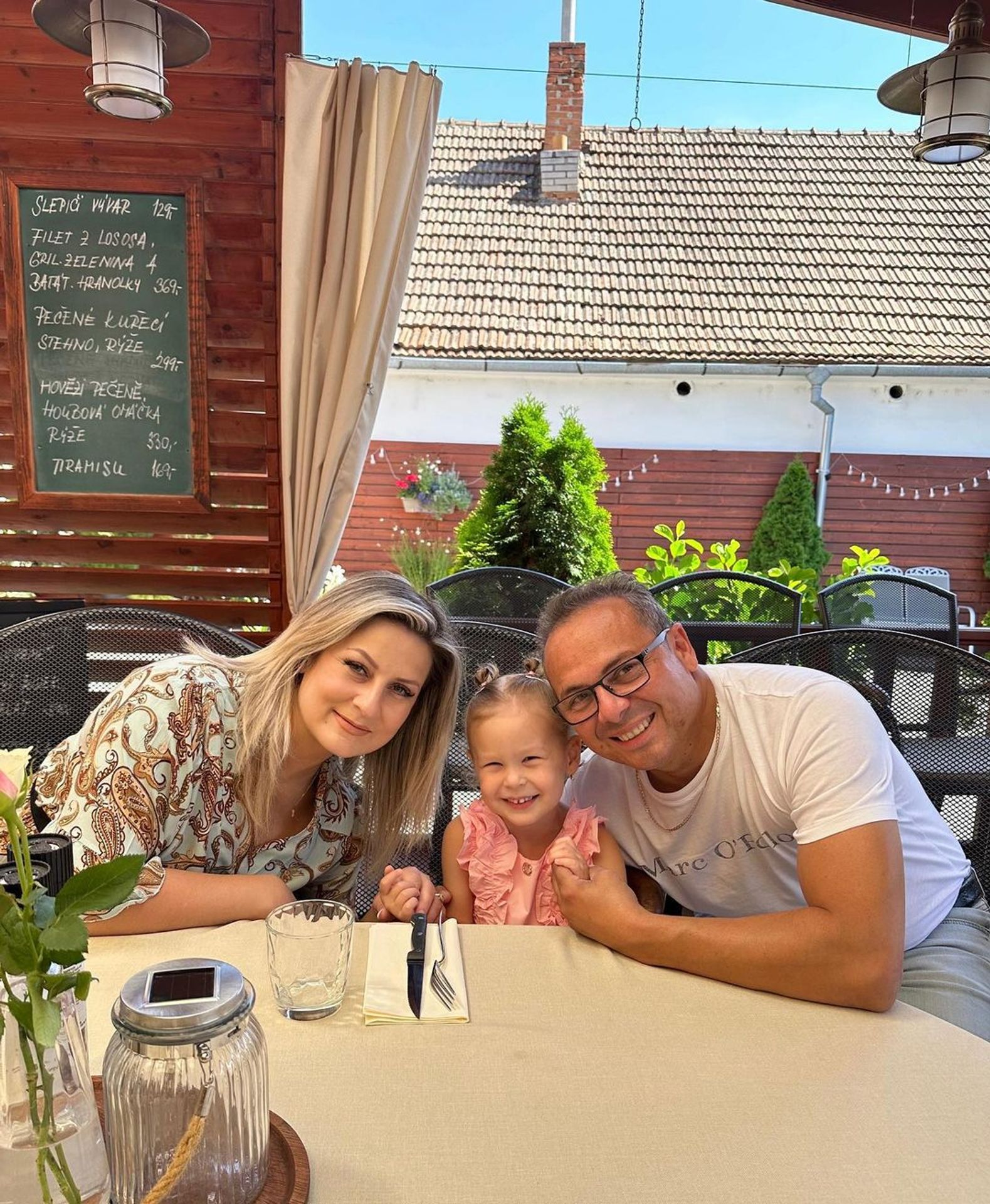 Monika Bagárová - Monika Bagárová si užívá léto (3/6)