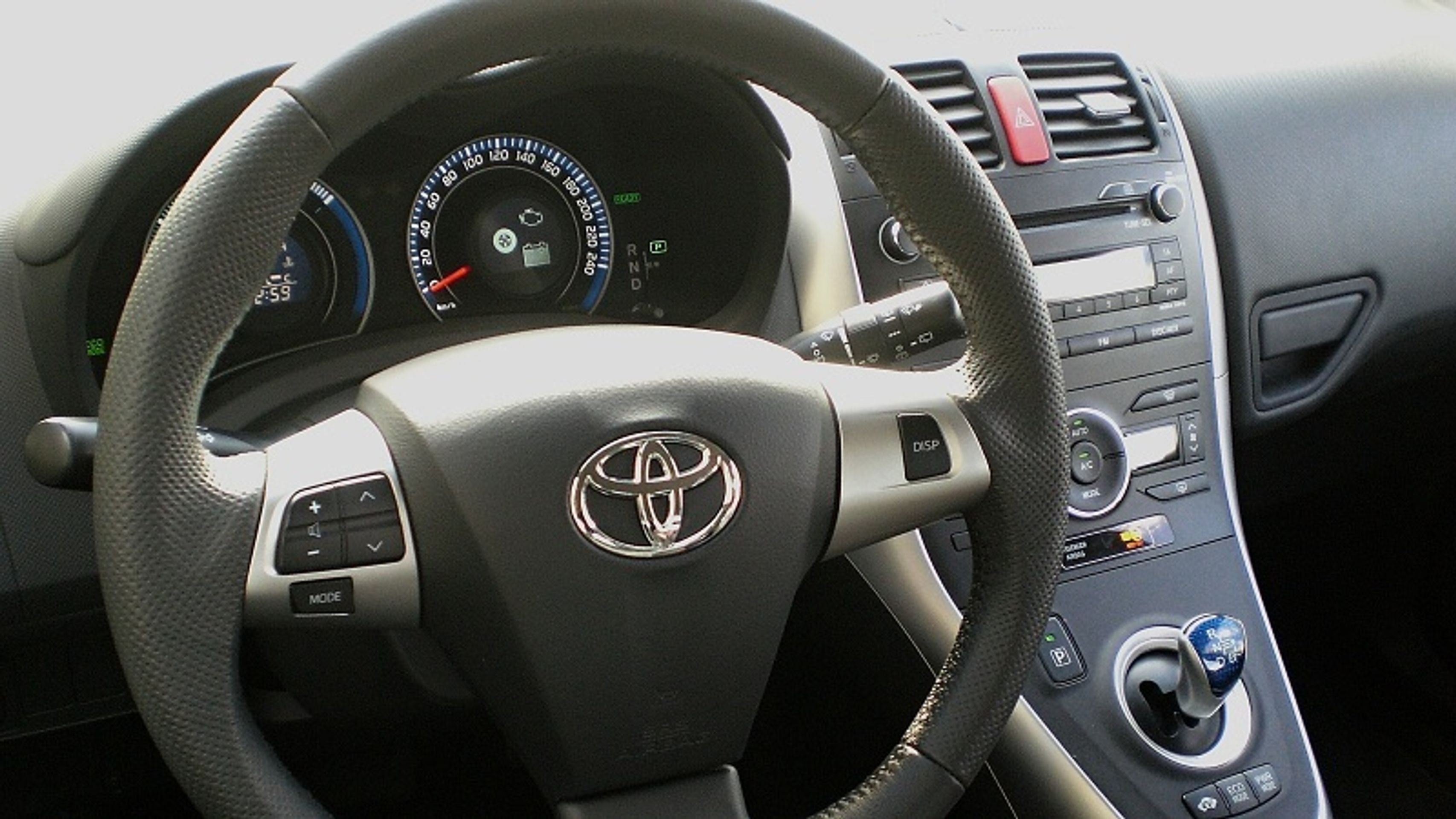 Toyota Auris HSD - 4 - GALERIE Toyota Auris HSD (4/6)