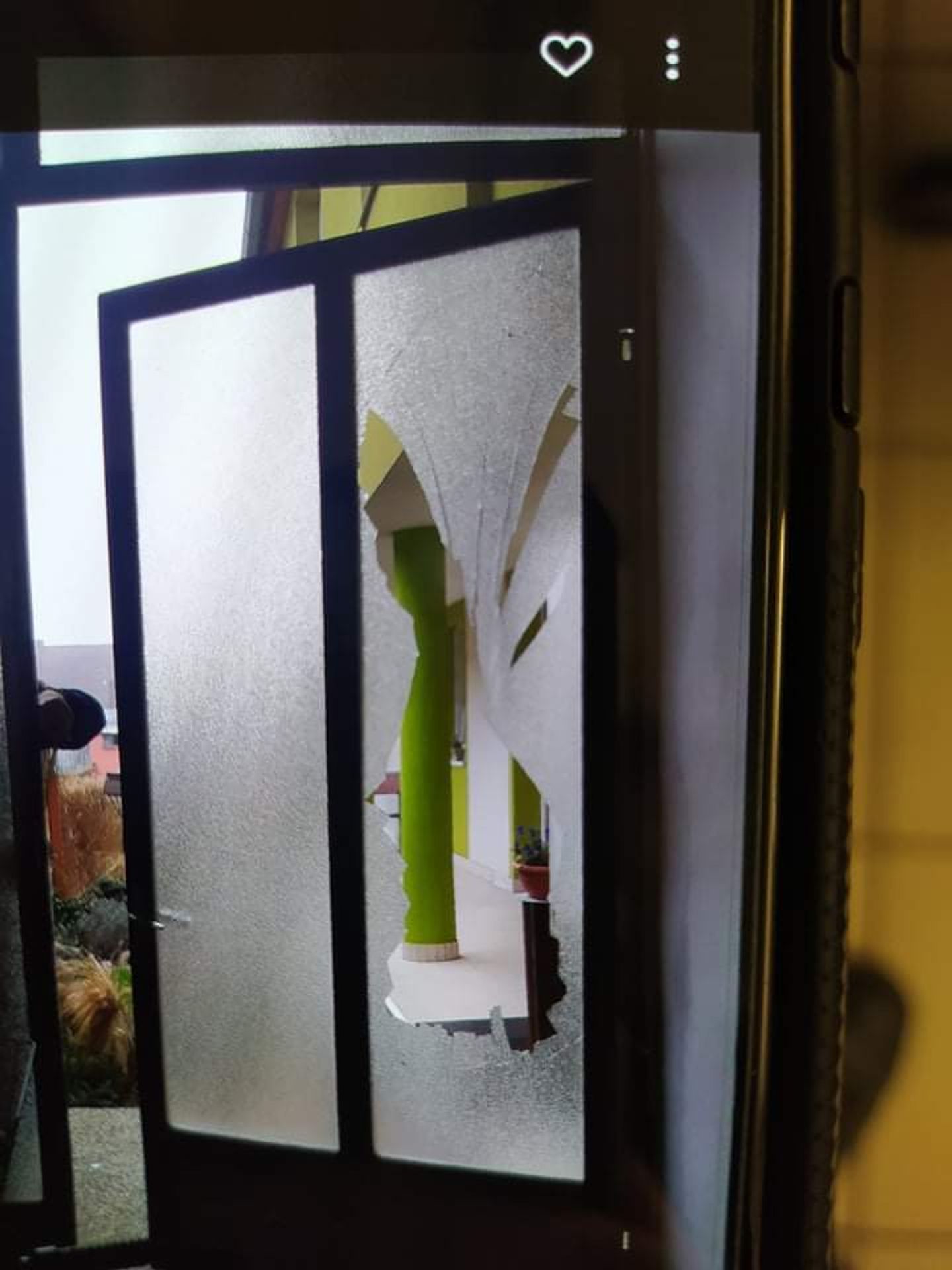Exploze ohňostroje v Dolním Němčí poškodila několik domů - 5 - GALERIE: Výbuch ohňostroje poškodil domy (6/10)